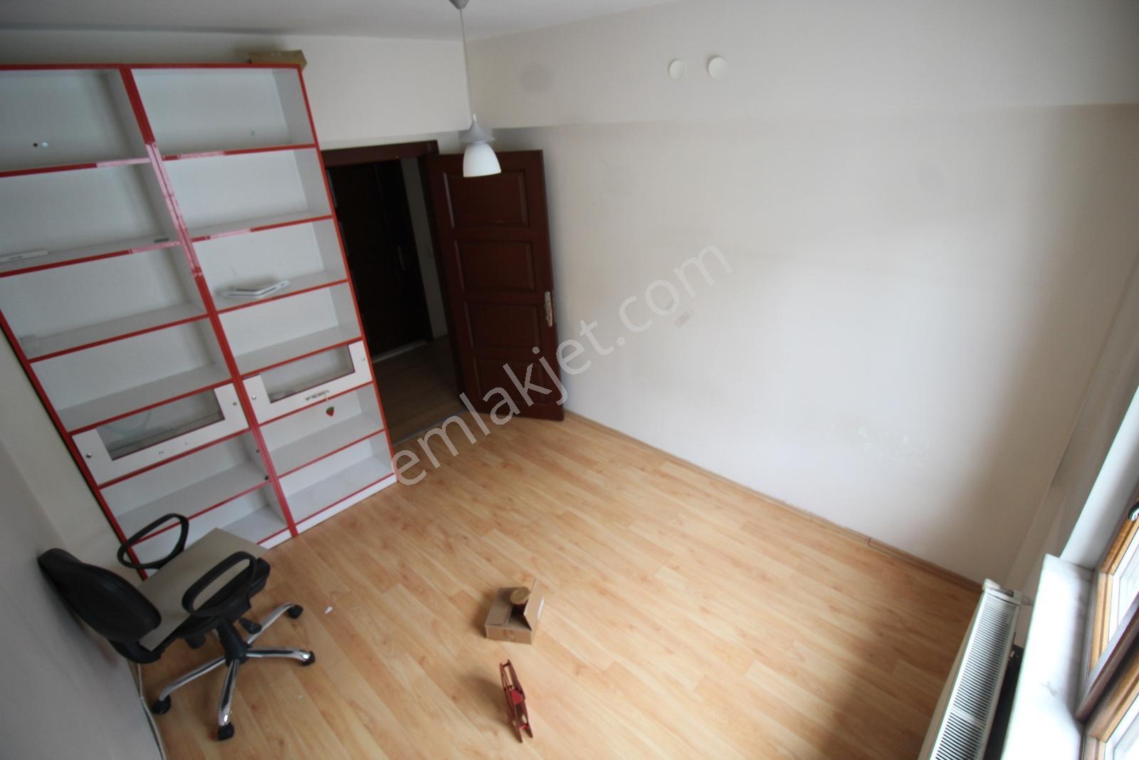 Krc'den Natayolu Caddesine Yürüme Mesafesinde 2+1 Kiralık Daire! - Görsel 7