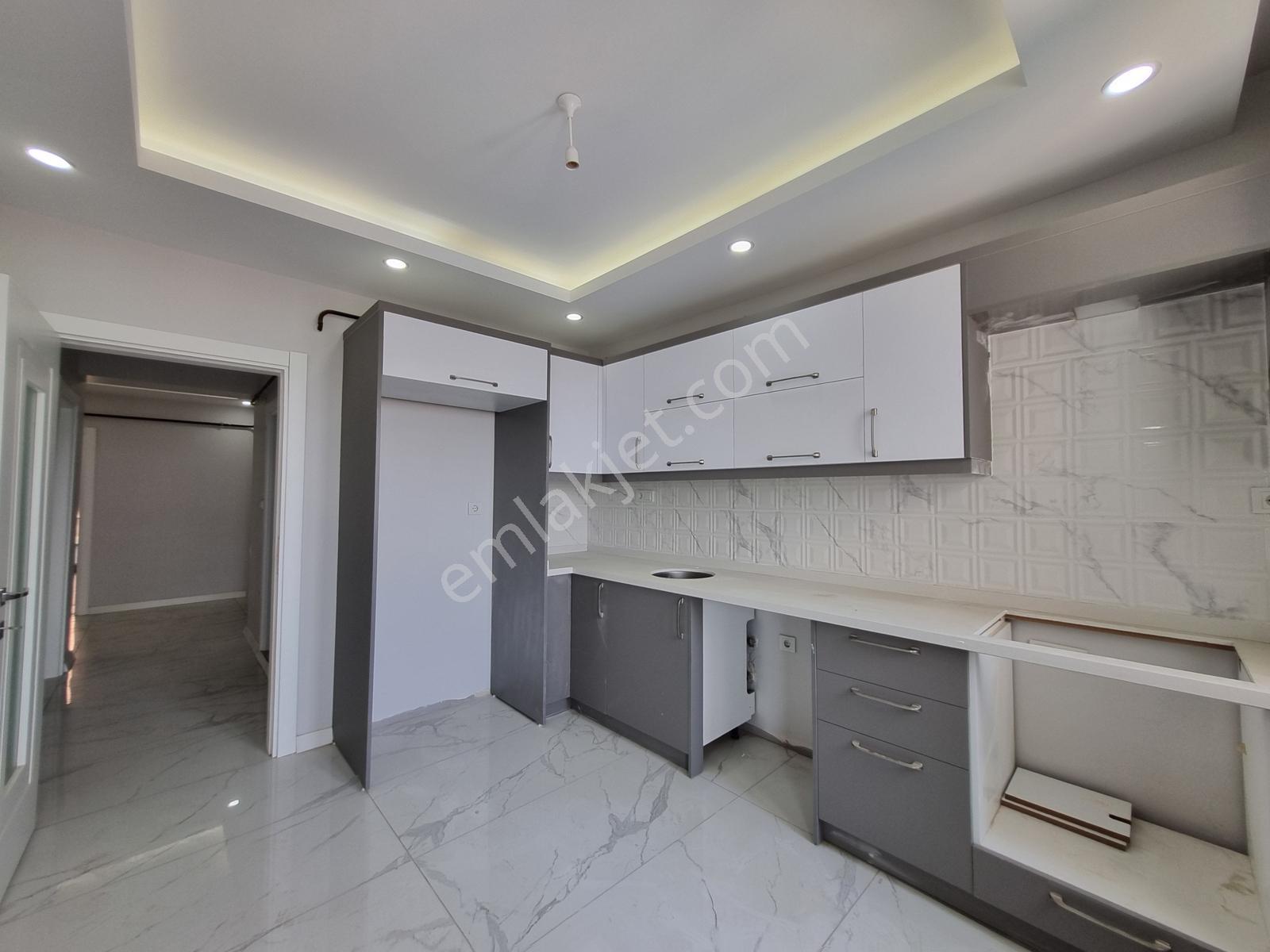 Halıdere Yalı Evlerinde Kiralık Denize Sıfır Site İçinde Daire - Görsel 14