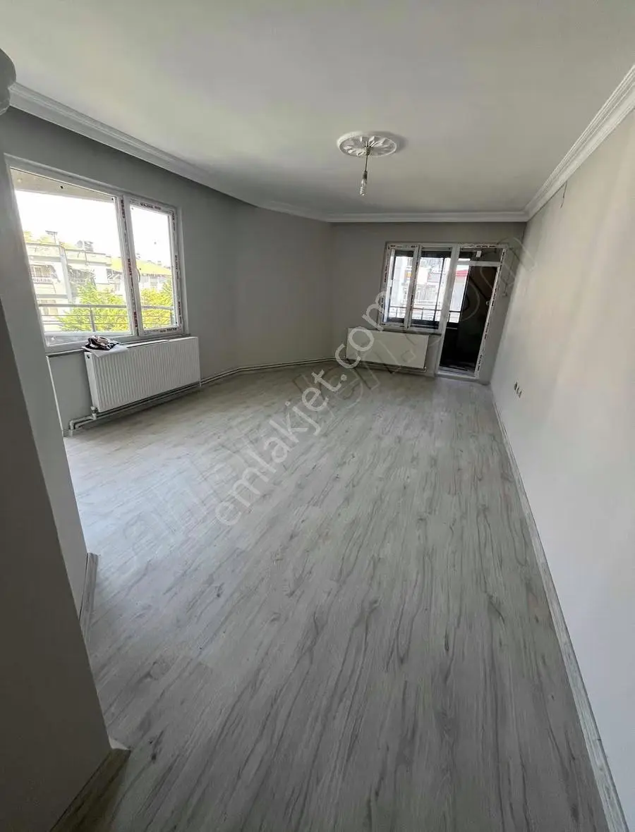 Sevgi Emlaktan Orta Mahallede Kiralık 3+1 Geniş Ve Ferah Daire