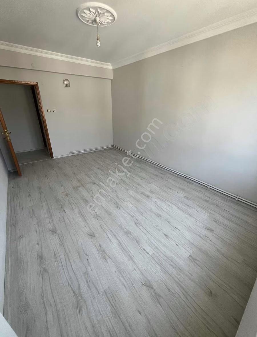 Sevgi Emlaktan Orta Mahallede Kiralık 3+1 Geniş Ve Ferah Daire - Görsel 19