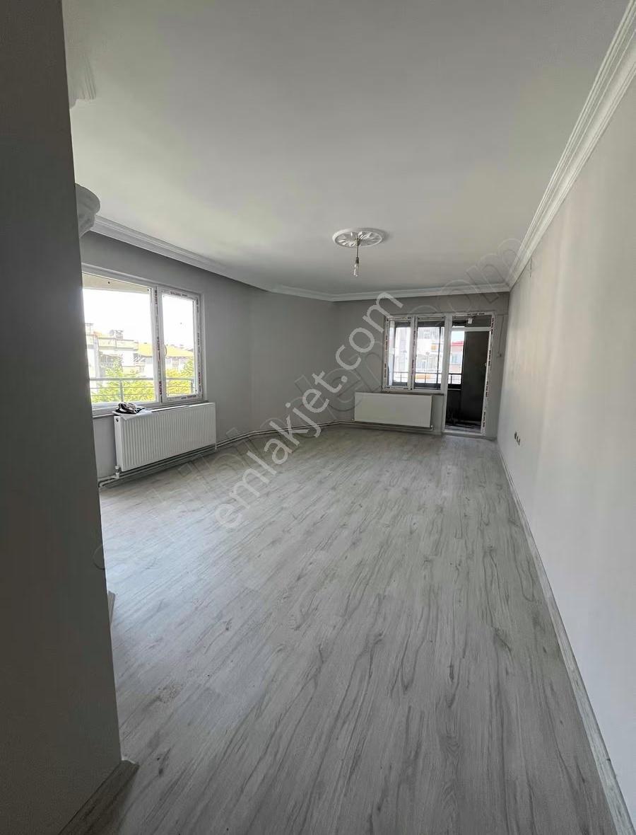 Sevgi Emlaktan Orta Mahallede Kiralık 3+1 Geniş Ve Ferah Daire - Görsel 13