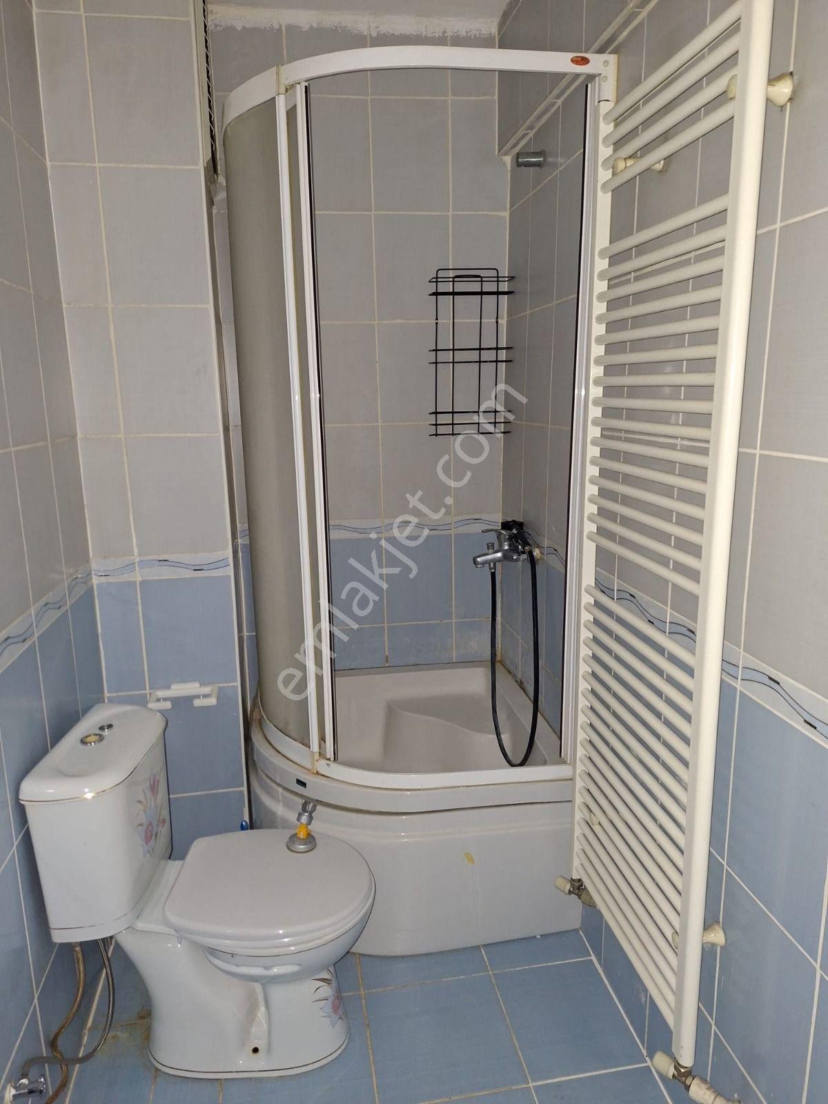 Recep Ümit'ten Güllük Mahallesi Seylap Caddesi Yakınında Geniş Ferah Kiralık 2+1 Muhteşem Daire - Görsel 23
