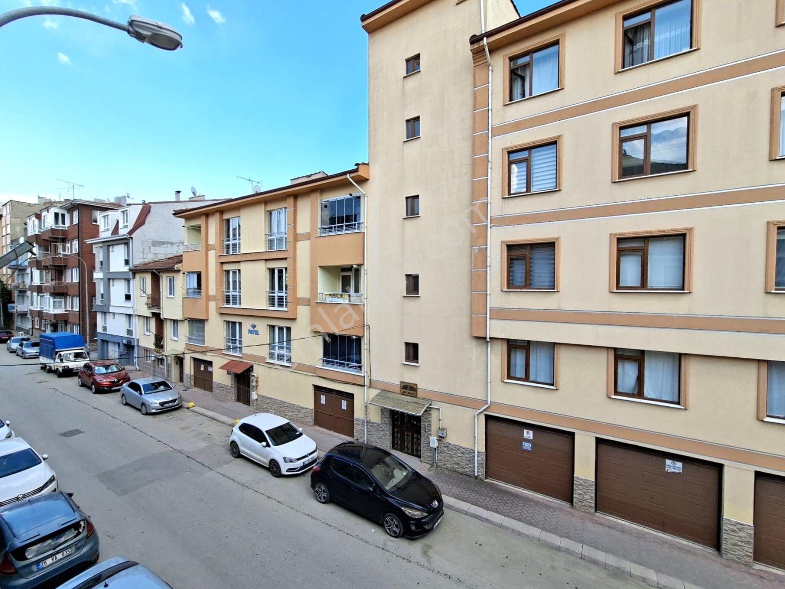Recep Ümit'ten Güllük Mahallesi Seylap Caddesi Yakınında Geniş Ferah Kiralık 2+1 Muhteşem Daire - Görsel 30