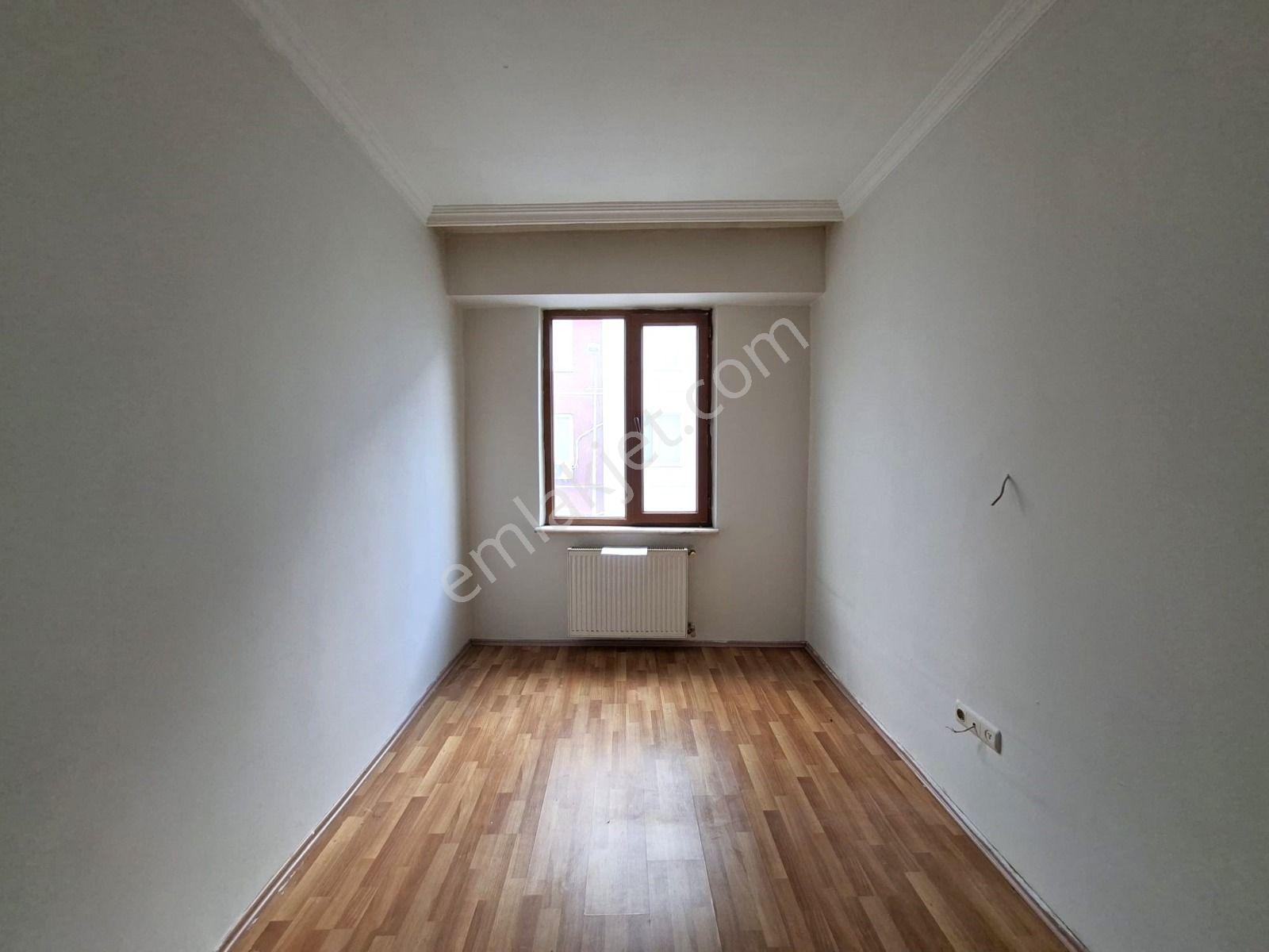 Recep Ümit'ten Güllük Mahallesi Seylap Caddesi Yakınında Geniş Ferah Kiralık 2+1 Muhteşem Daire - Görsel 16