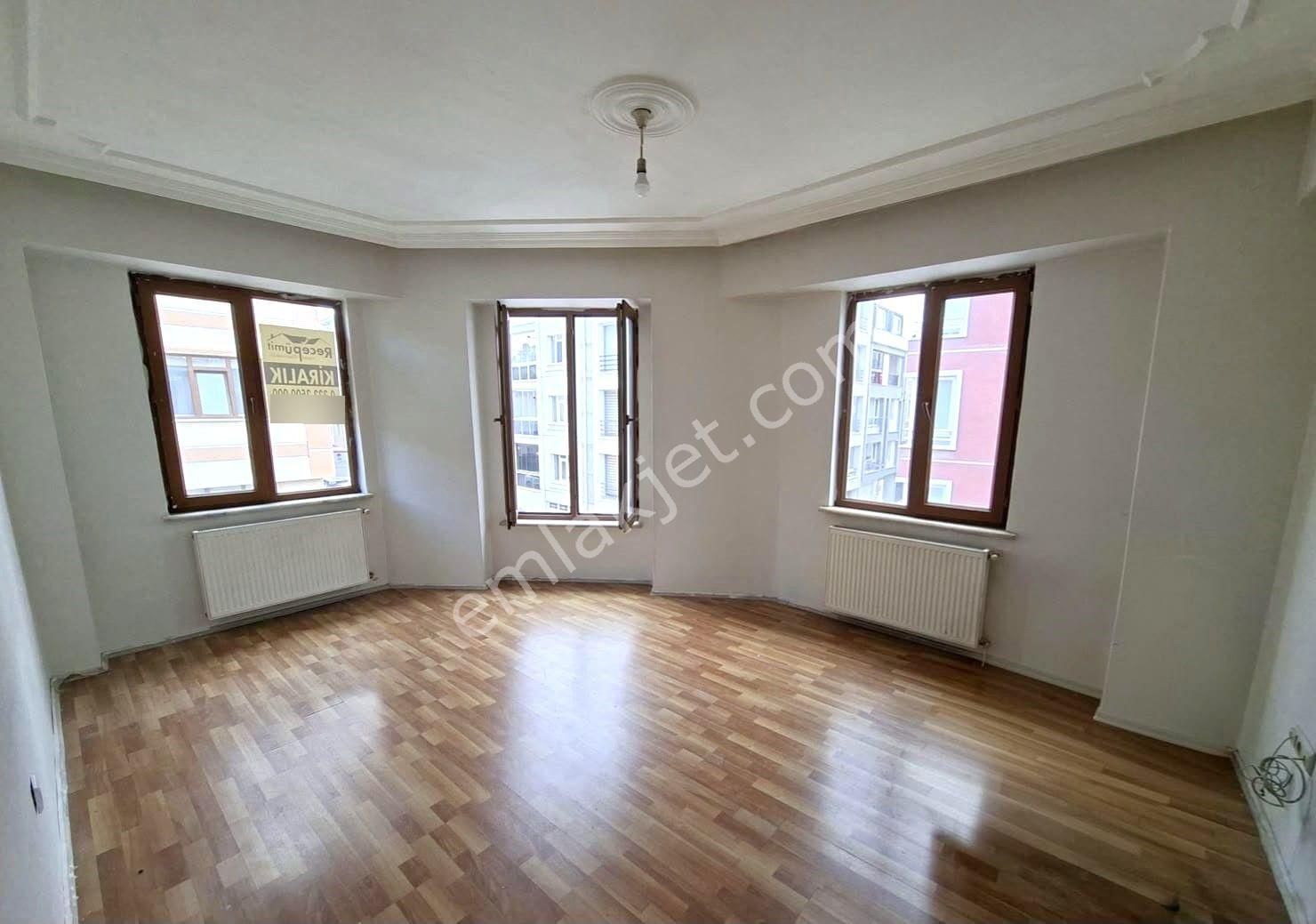 Recep Ümit'ten Güllük Mahallesi Seylap Caddesi Yakınında Geniş Ferah Kiralık 2+1 Muhteşem Daire - Görsel 2
