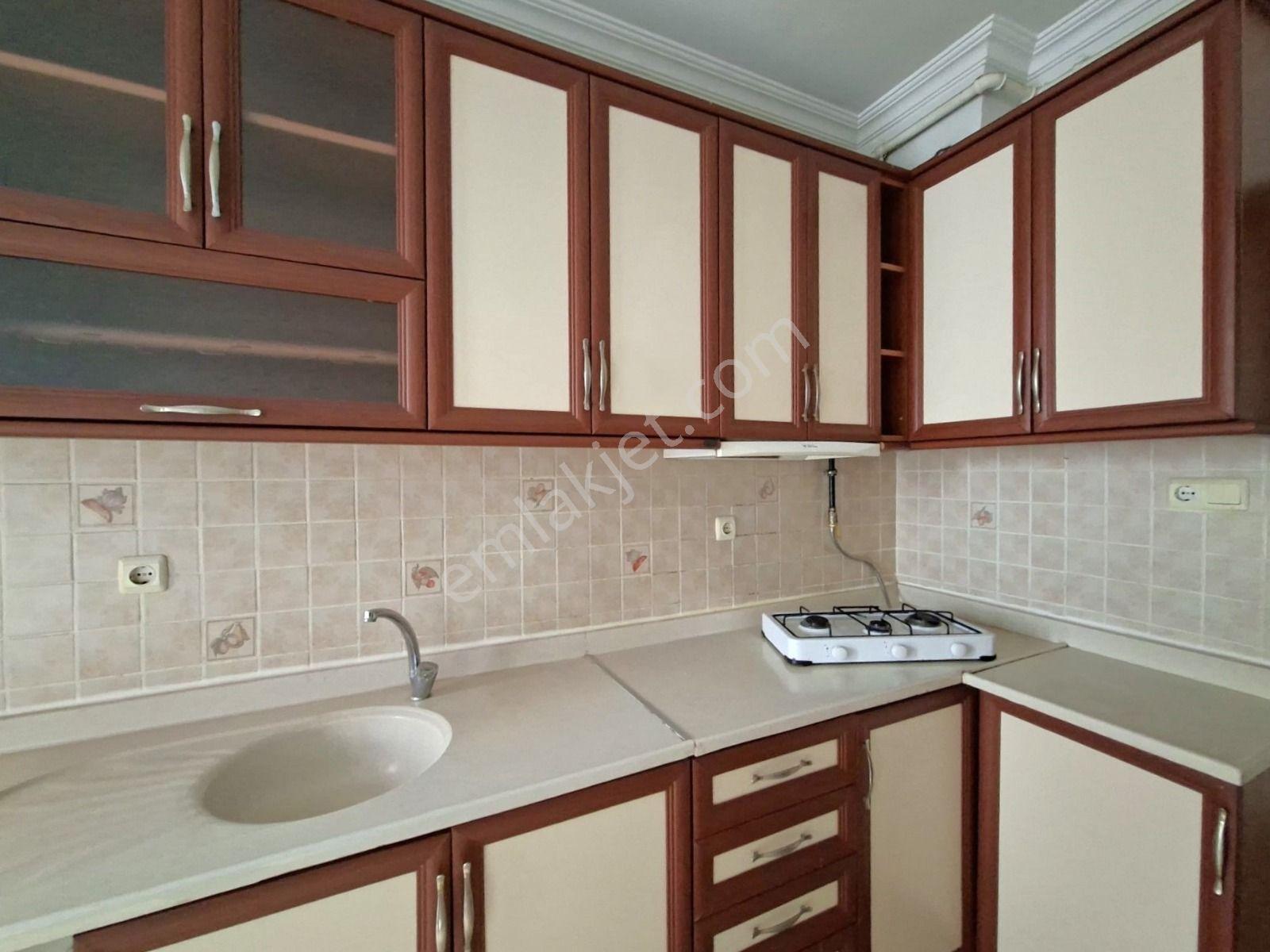 Recep Ümit'ten Güllük Mahallesi Seylap Caddesi Yakınında Geniş Ferah Kiralık 2+1 Muhteşem Daire - Görsel 11
