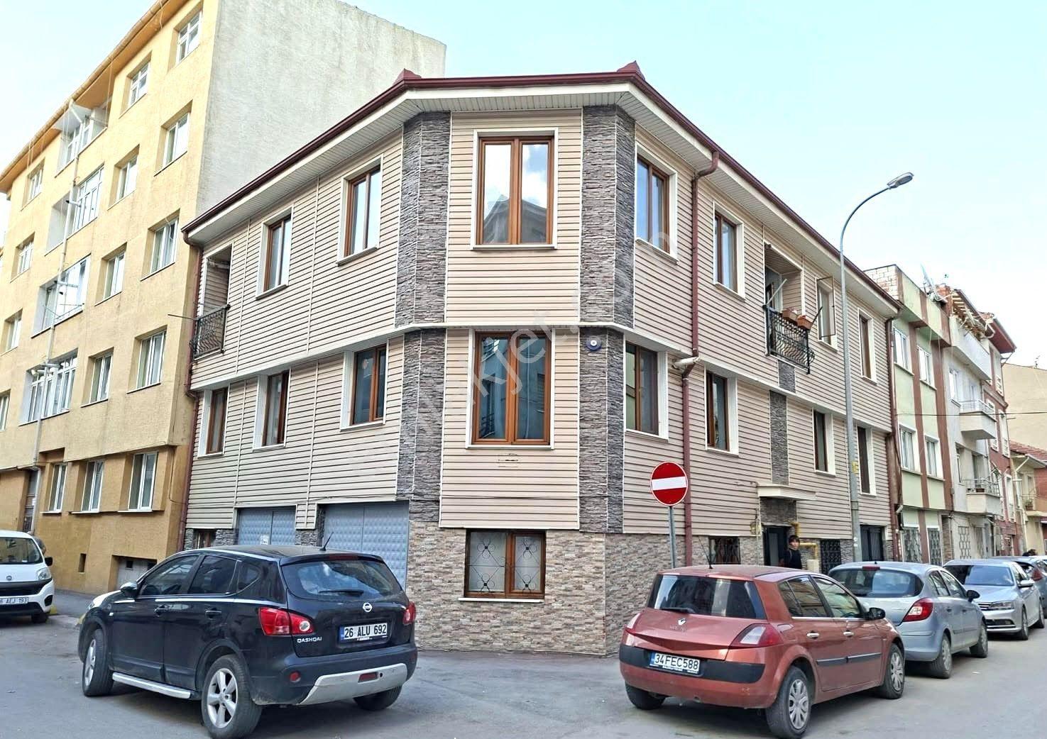 Recep Ümit'ten Güllük Mahallesi Seylap Caddesi Yakınında Geniş Ferah Kiralık 2+1 Muhteşem Daire - Görsel 31