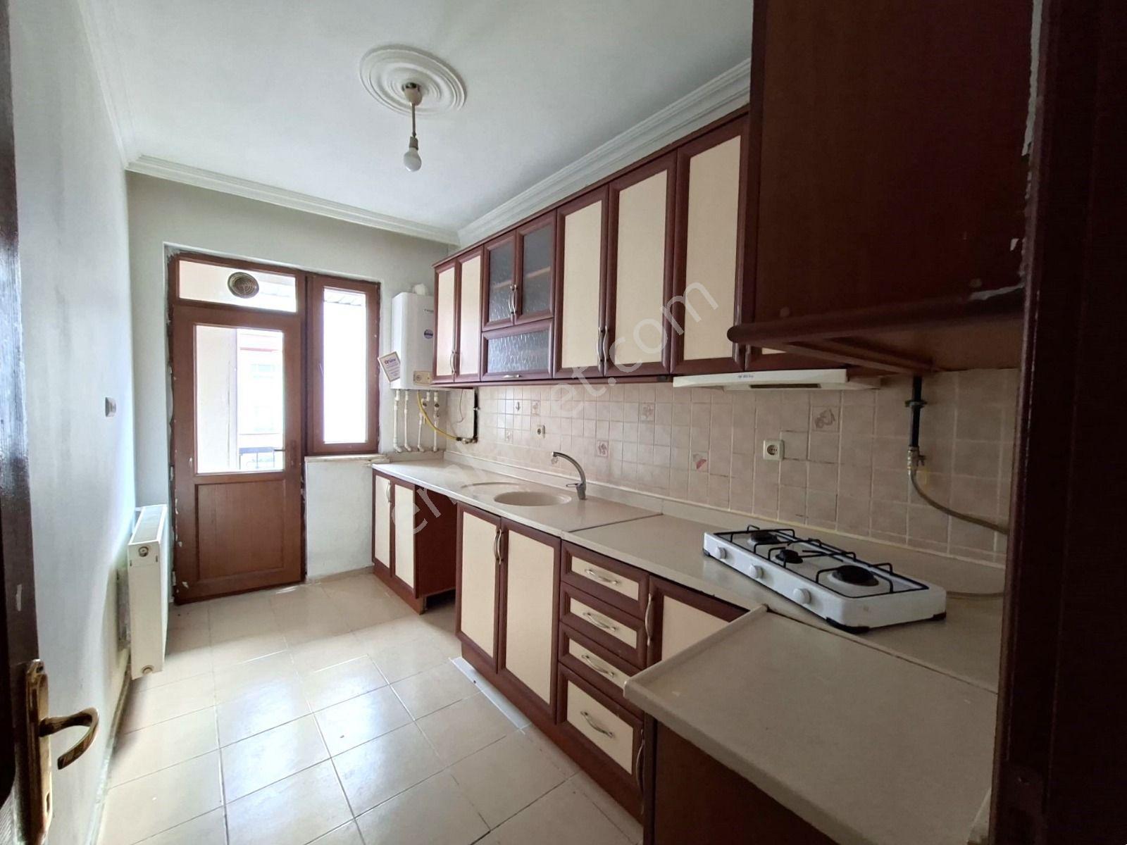 Recep Ümit'ten Güllük Mahallesi Seylap Caddesi Yakınında Geniş Ferah Kiralık 2+1 Muhteşem Daire - Görsel 12