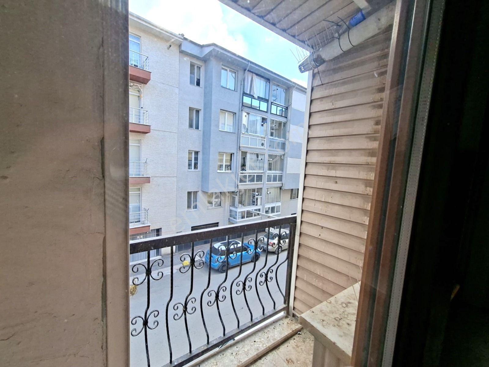 Recep Ümit'ten Güllük Mahallesi Seylap Caddesi Yakınında Geniş Ferah Kiralık 2+1 Muhteşem Daire - Görsel 14