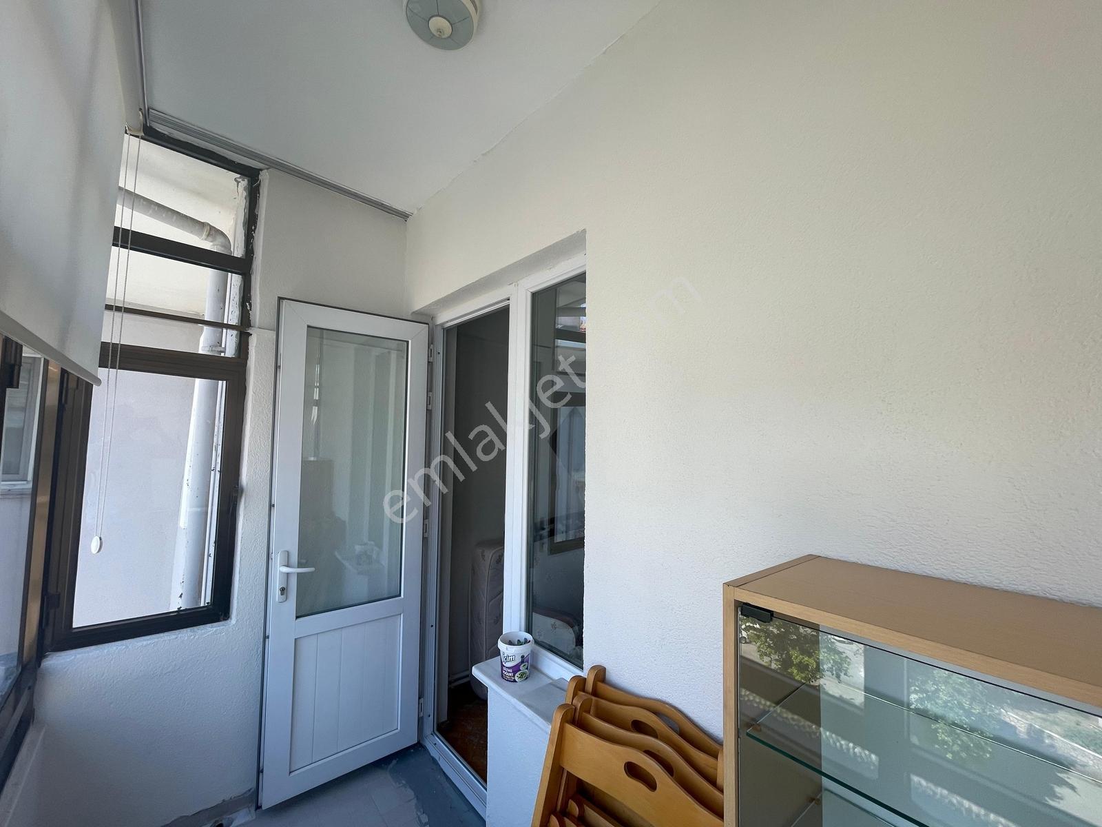 100. Yıl Mahallesinde Eşyalı Kiralık 3+1 Geniş Ferah Daire - Görsel 35