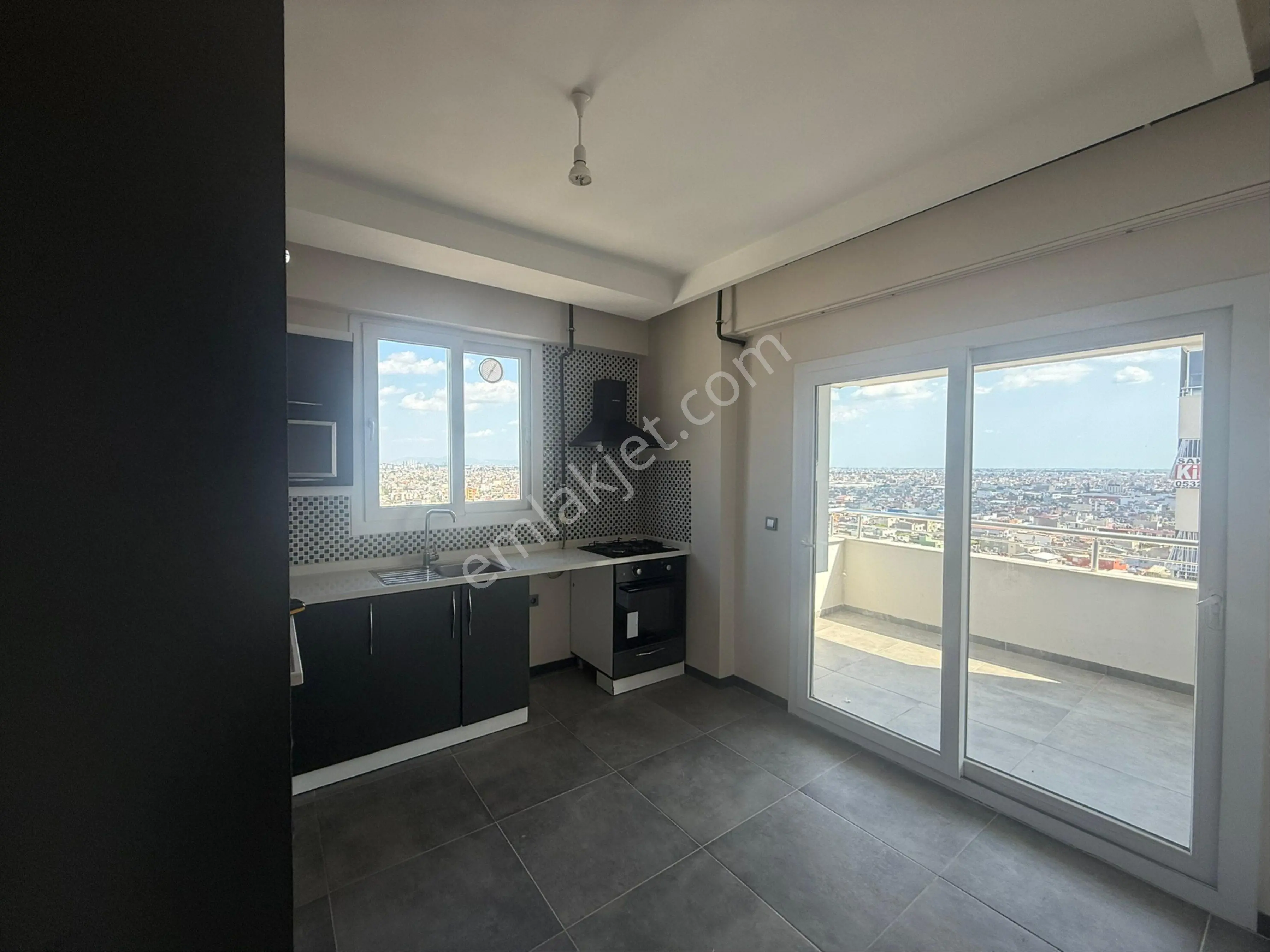 Aydınlar’da 7/24 Güvenlikli Sitede Kapalı Mutfaklı Lüks 3+1 Kiralık Daire! - Görsel 3
