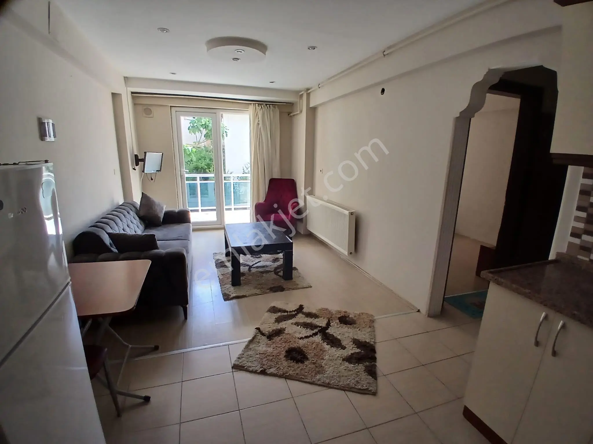 Ender Uysal Gayrimenkulden Üniversiteye Çok Yakın 1+1 Yakıt Ve İnternet Dahil Kiralık Apart .