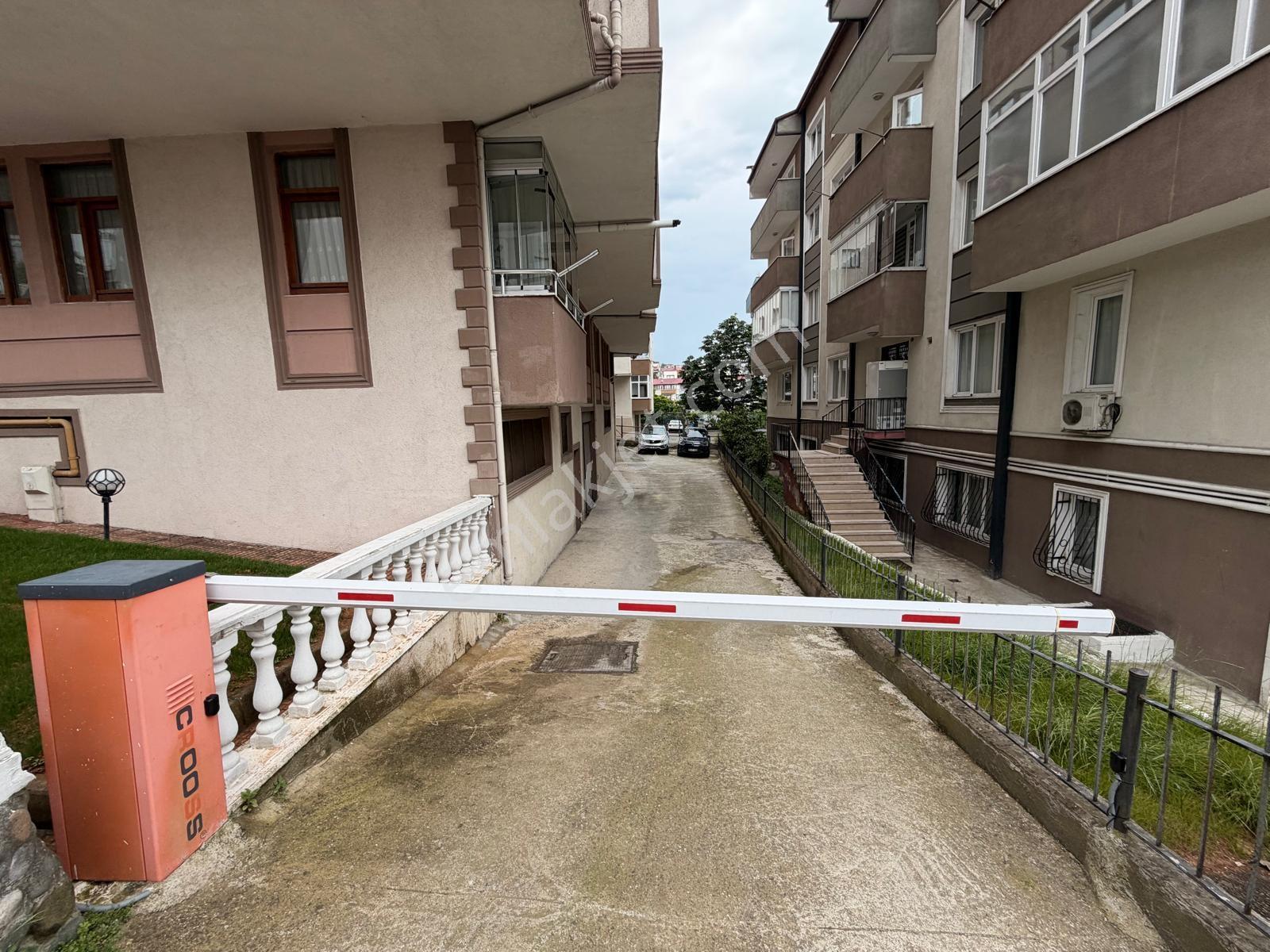Yeşiltepe'de Merkezi Konumda 3+1 Fırsat Daire - Görsel 14