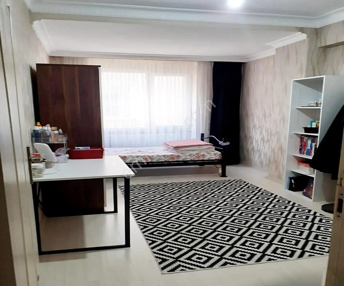 Acil Satılık !! Metrobüse Yakın Çift Cephe Balkonlu 3+1 Daire - Görsel 32