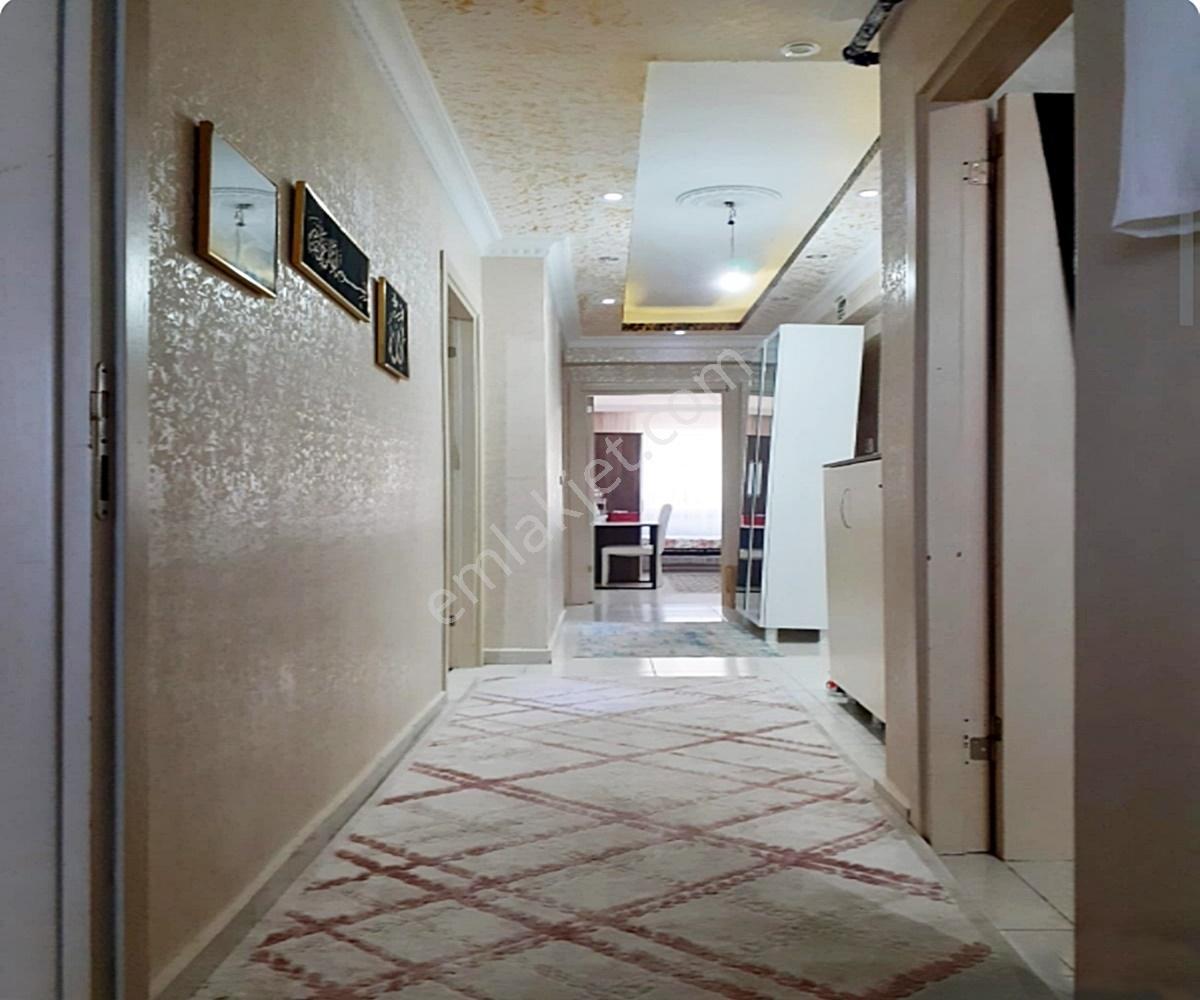 Acil Satılık !! Metrobüse Yakın Çift Cephe Balkonlu 3+1 Daire - Görsel 13