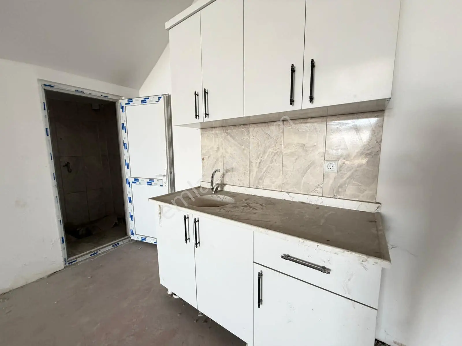 Engin Emlak'tan Karacaören Sanayi Sitesi'nde 170m2 Kiralık - Görsel 30