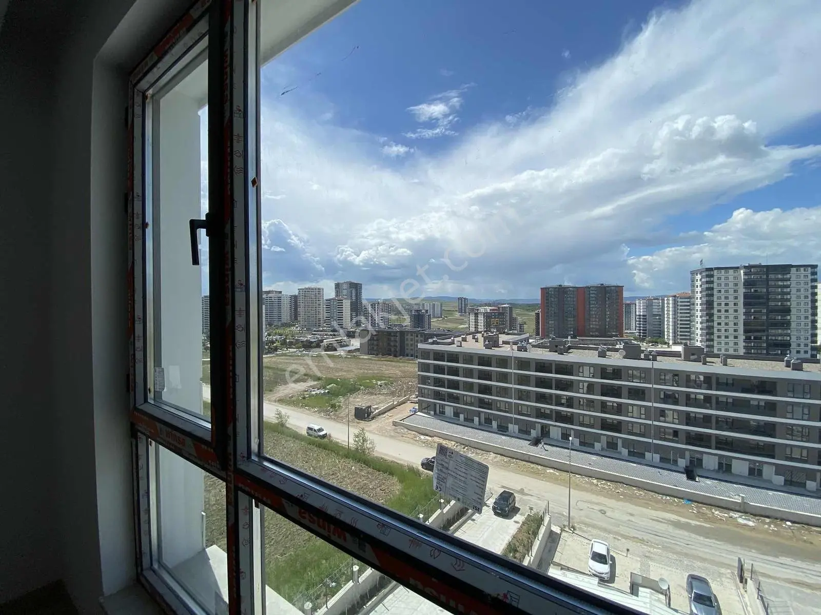 Susuz' Da Kapalı Otoparklı Site İçi Satılık 4.5+1 Daire - Görsel 4