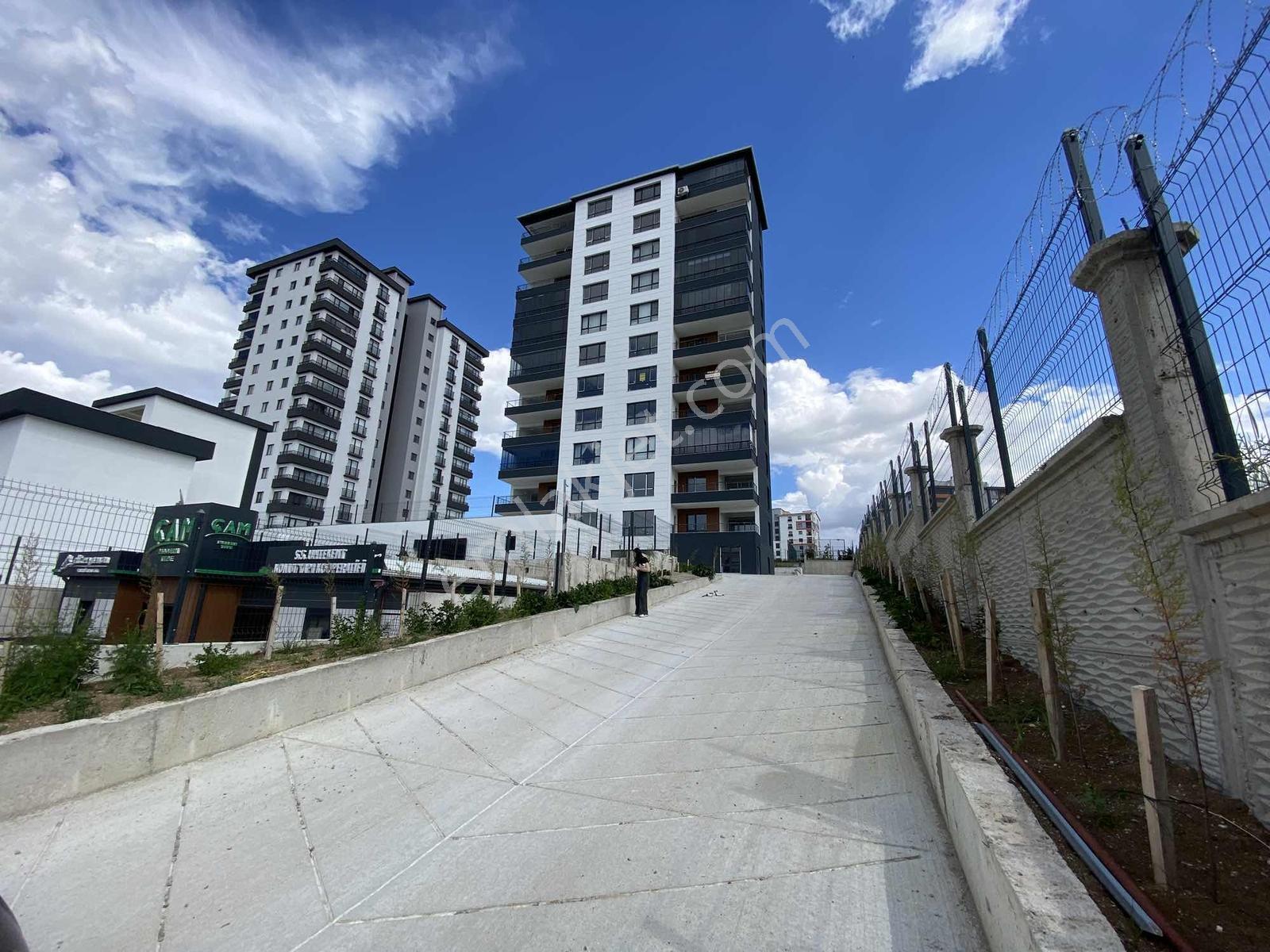 Susuz' Da Kapalı Otoparklı Site İçi Satılık 4.5+1 Daire - Görsel 18