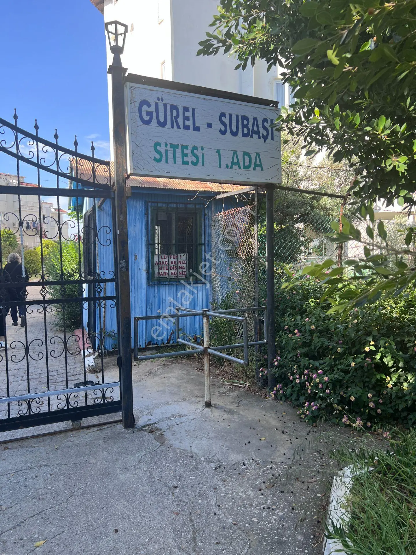 Finike Hasyurt 'ta Deniz Bandında Güral Subaşı Sitesinde Satılık