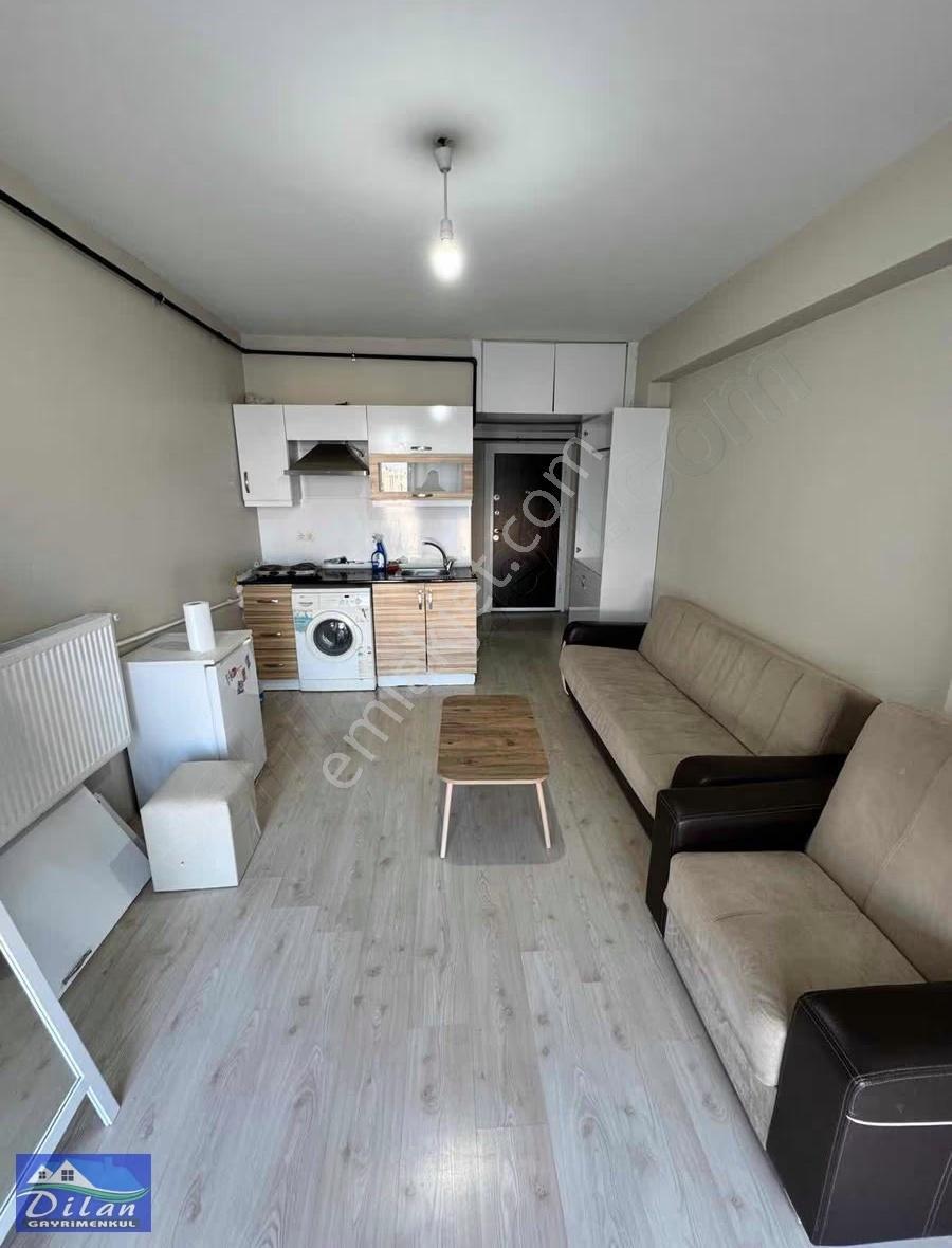 Site İçerisinde Metrobüse 10 Dakika Yürüme Mesafesinde Kiralık
