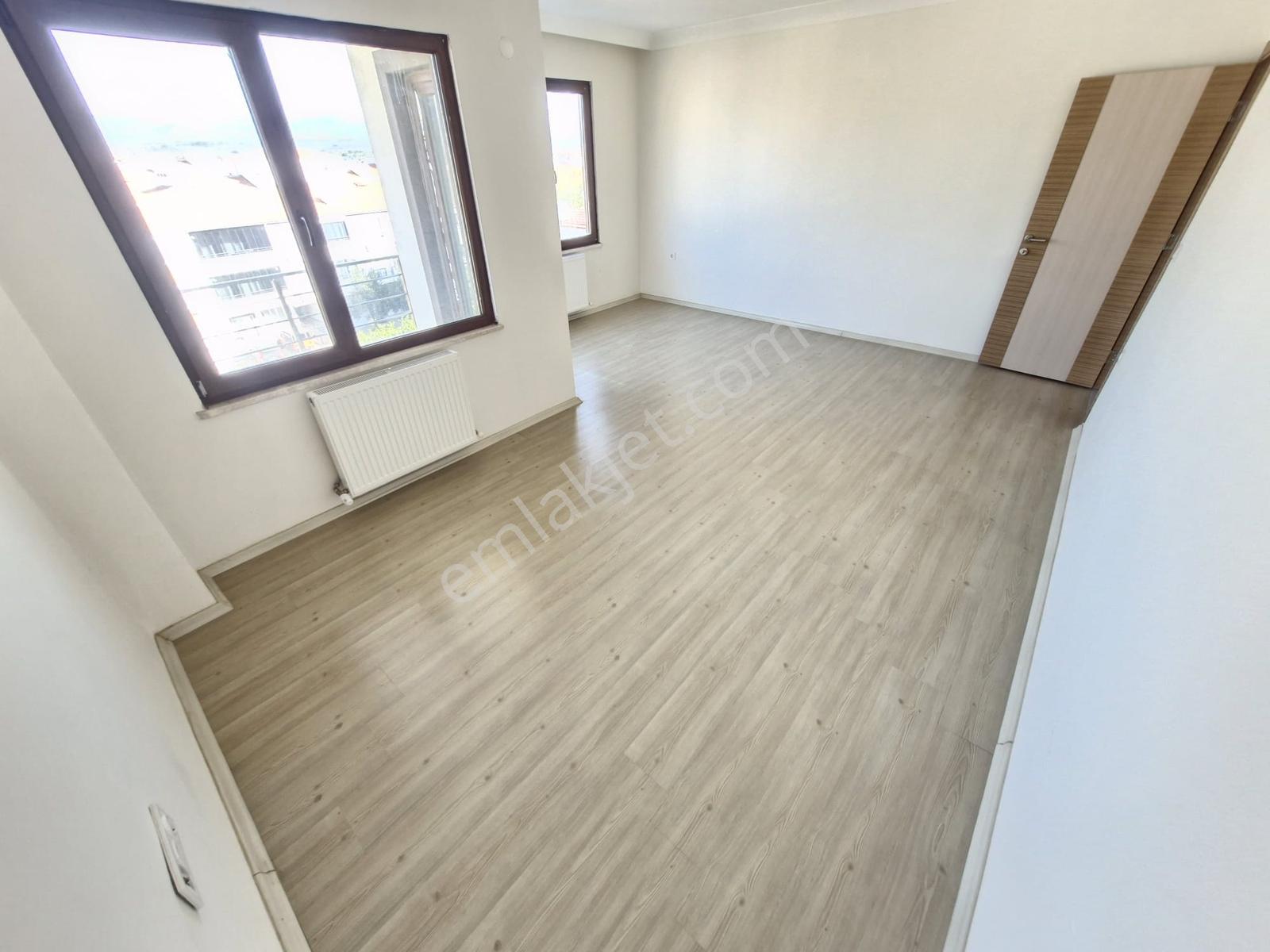 Cadde Üzeri Kullanışlı 2+1 Doğalgazlı Kiralık Geniş Daire - Görsel 19