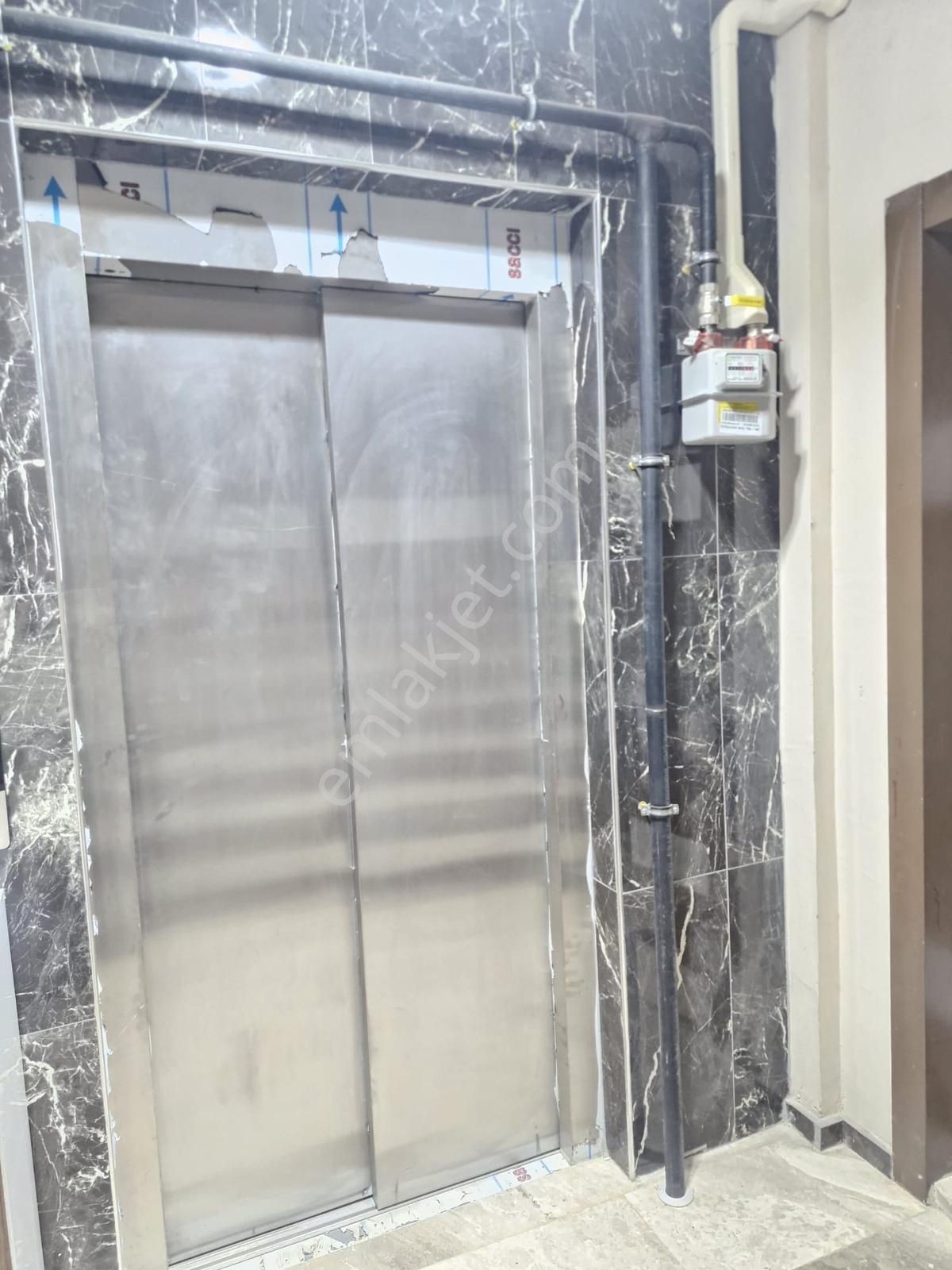Cadde Üzeri Kullanışlı 2+1 Doğalgazlı Kiralık Geniş Daire - Görsel 7