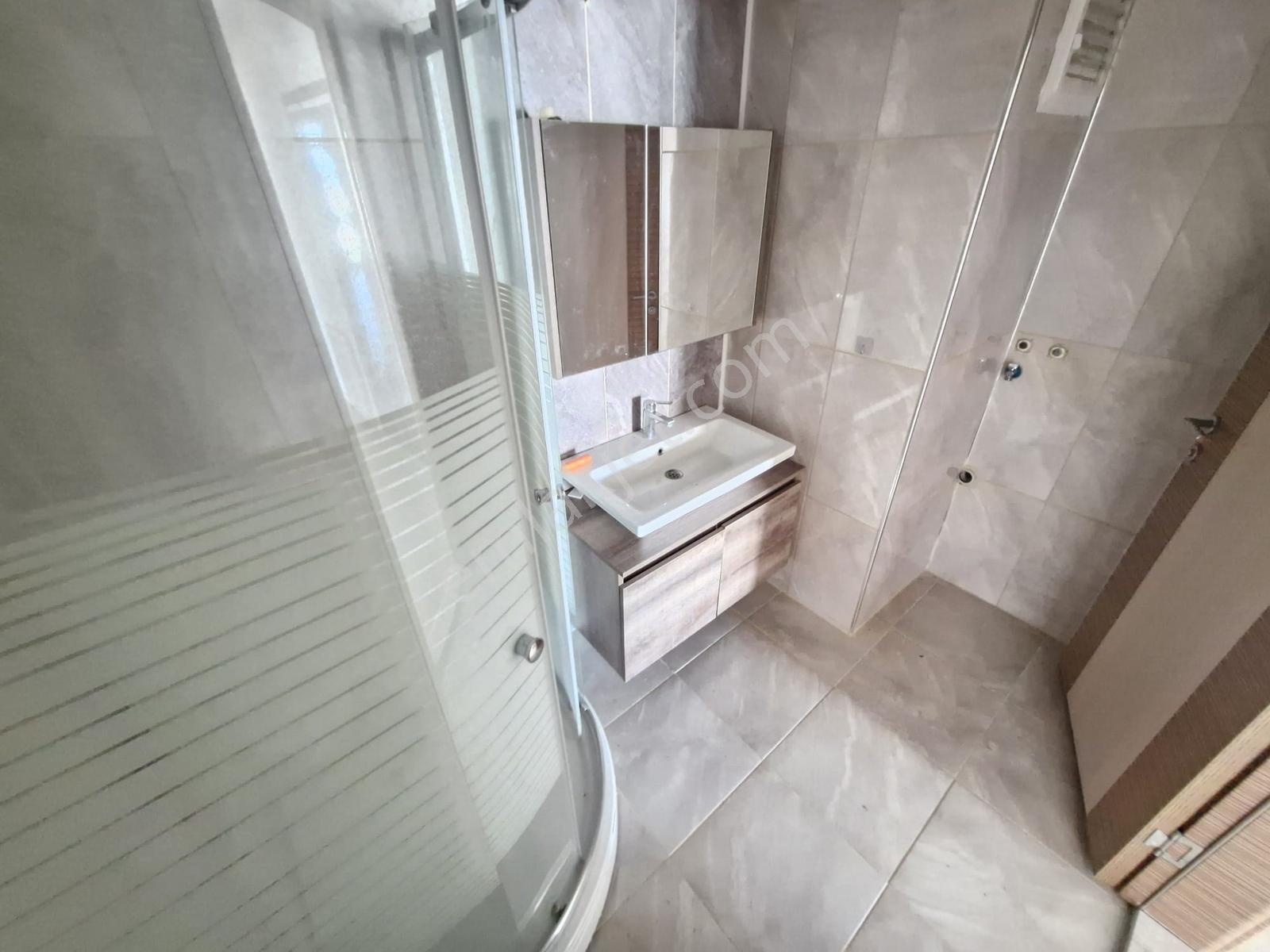 Cadde Üzeri Kullanışlı 2+1 Doğalgazlı Kiralık Geniş Daire - Görsel 2