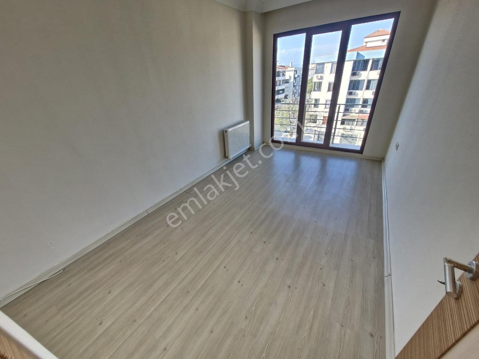 Cadde Üzeri Kullanışlı 2+1 Doğalgazlı Kiralık Geniş Daire - Görsel 5