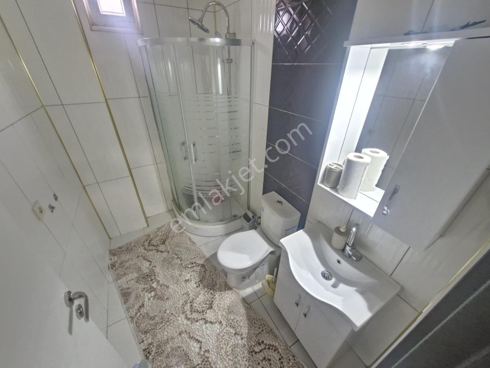 Çarşı Merkezinde Full Eşyalı 1+1 Doğalgazlı Kiralık Daire - Görsel 2