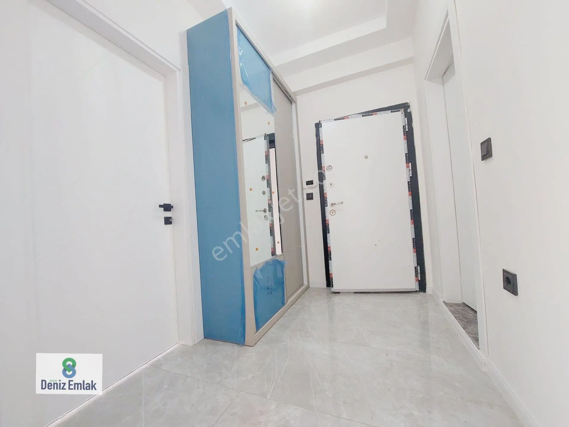 Denizden Akçayda Havuzlu Otoparklı Ful Kredili Satılık 1+1 Daire. - Görsel 3