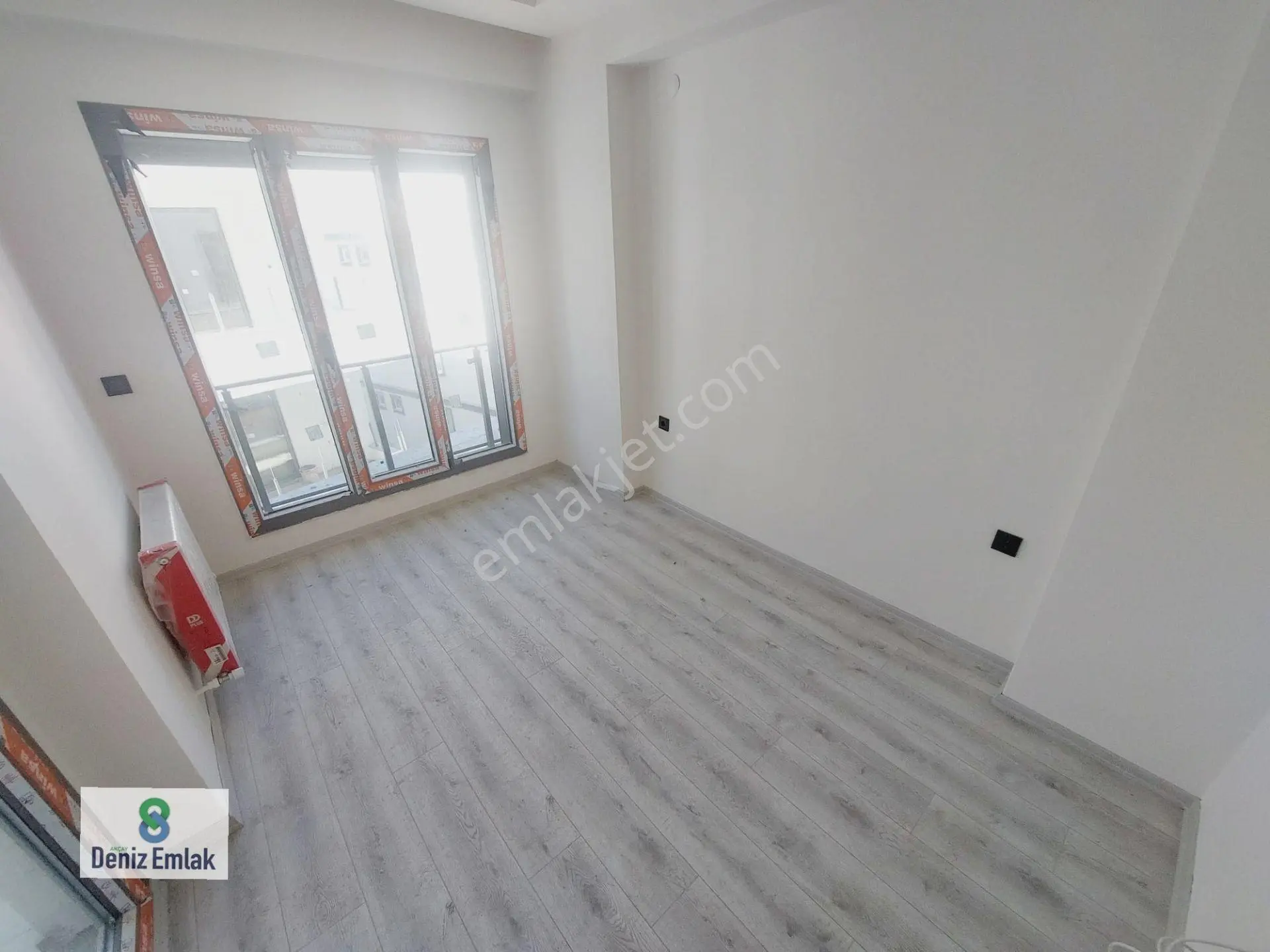 Denizden Akçayda Havuzlu Otoparklı Ful Kredili Satılık 1+1 Daire. - Görsel 4