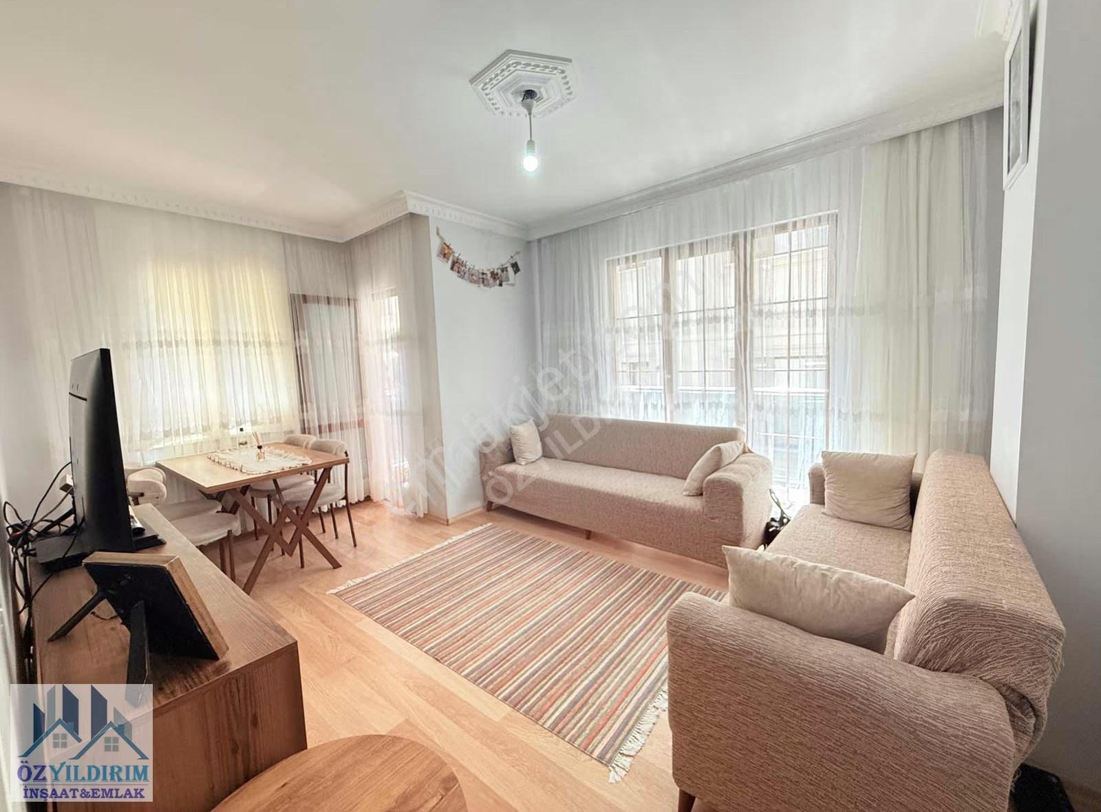 Sancaktepe'de Satılık 2+1 Asansörlü Ve İskanlı Daire