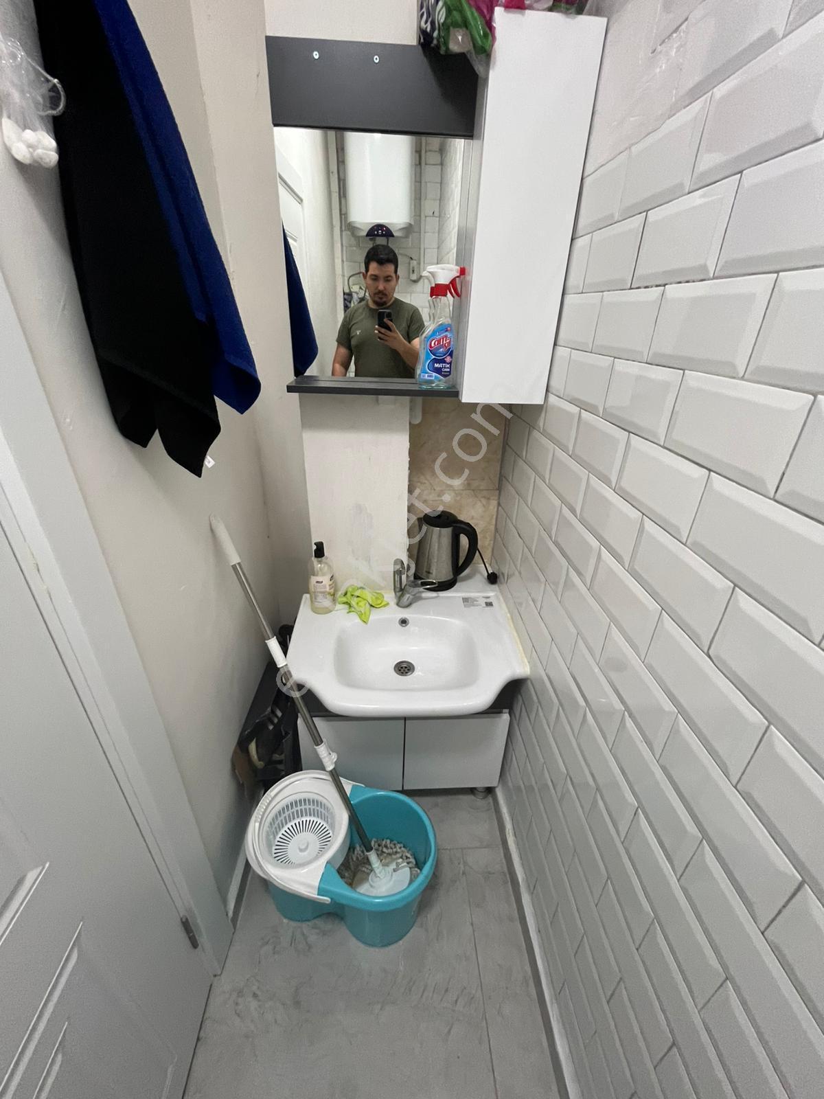 Ogün'den Güzelyalı Merkezde Full Yapılı Devren Kiralık Berber Dükkanı - Görsel 9