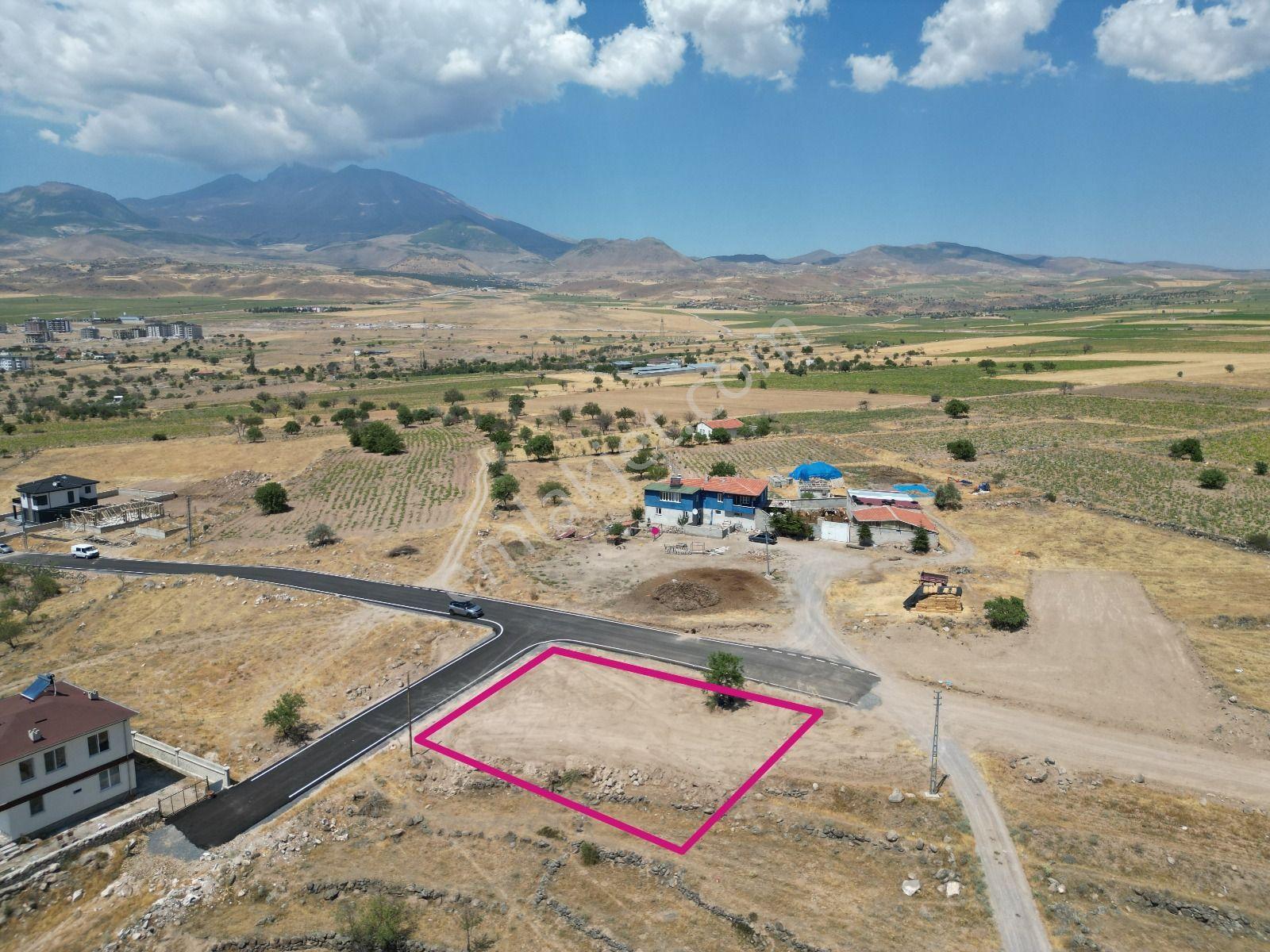 Öz Gaye Emlaktan Develi Gölemen Mevkiinde Satılık Köşe Başı Villa Parseli - Görsel 4