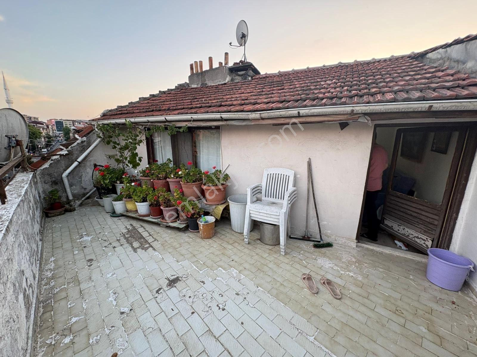 Yamanevler Küçüksu Caddesinde Teraslı Dubleks Daire - Görsel 32