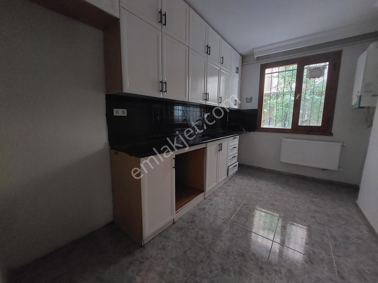 Yatırım'dan Çınar Sahilde 2000 Yapımı K.otoparklı Boş 80m2 2+1 - Görsel 3