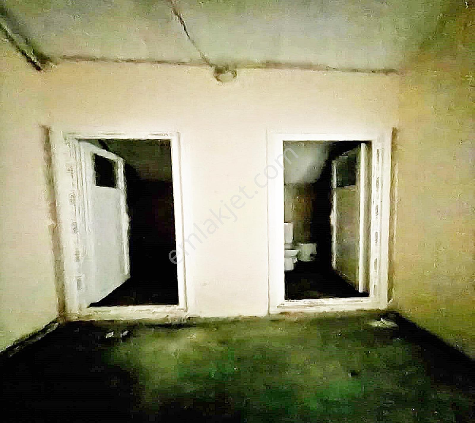 Esenyurt Osmangazi Mahallesi 1000m2 İki Katlı Kiralık 80.000tl - Görsel 2