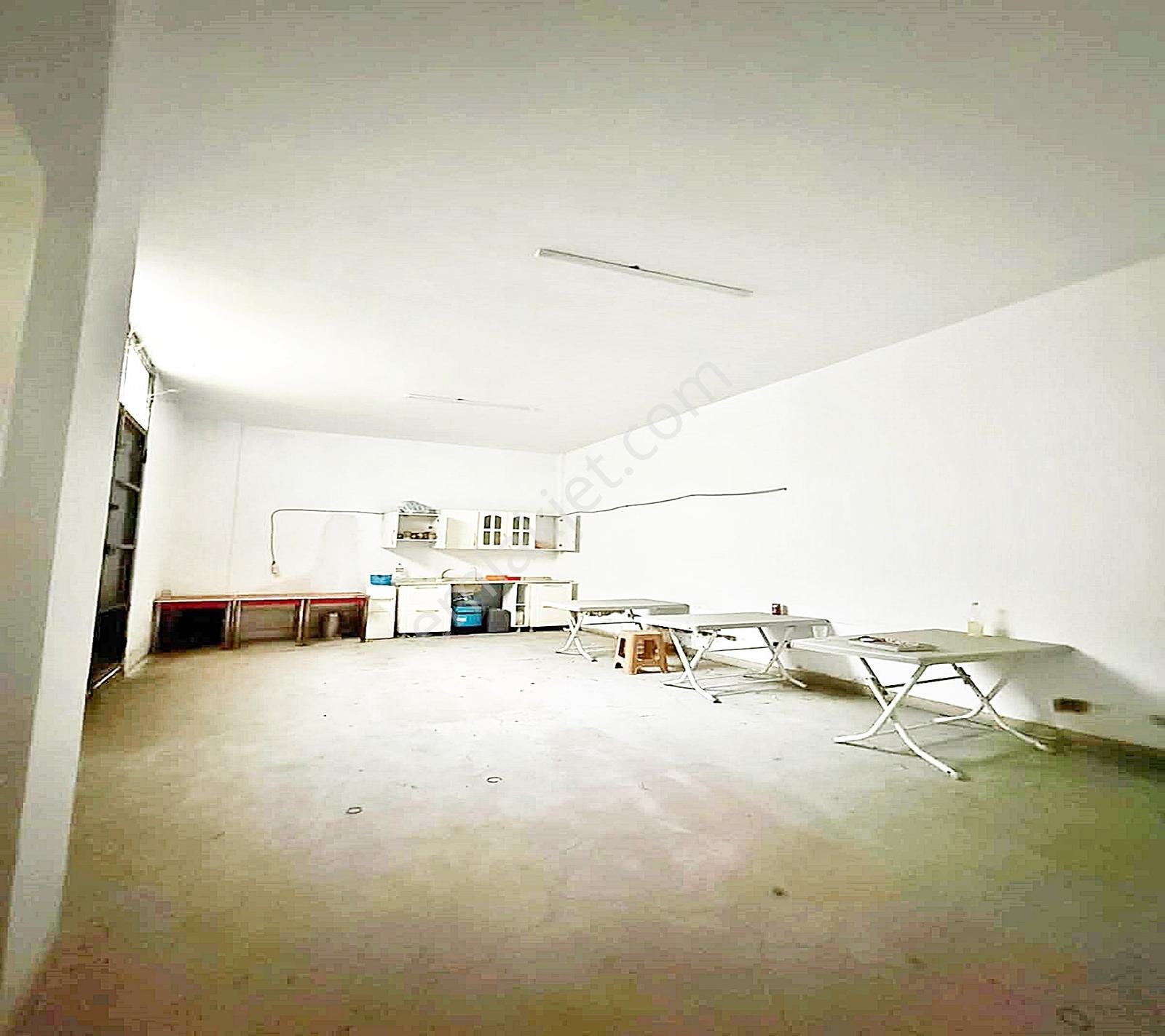 Esenyurt Osmangazi Mahallesi 1000m2 İki Katlı Kiralık 80.000tl - Görsel 13