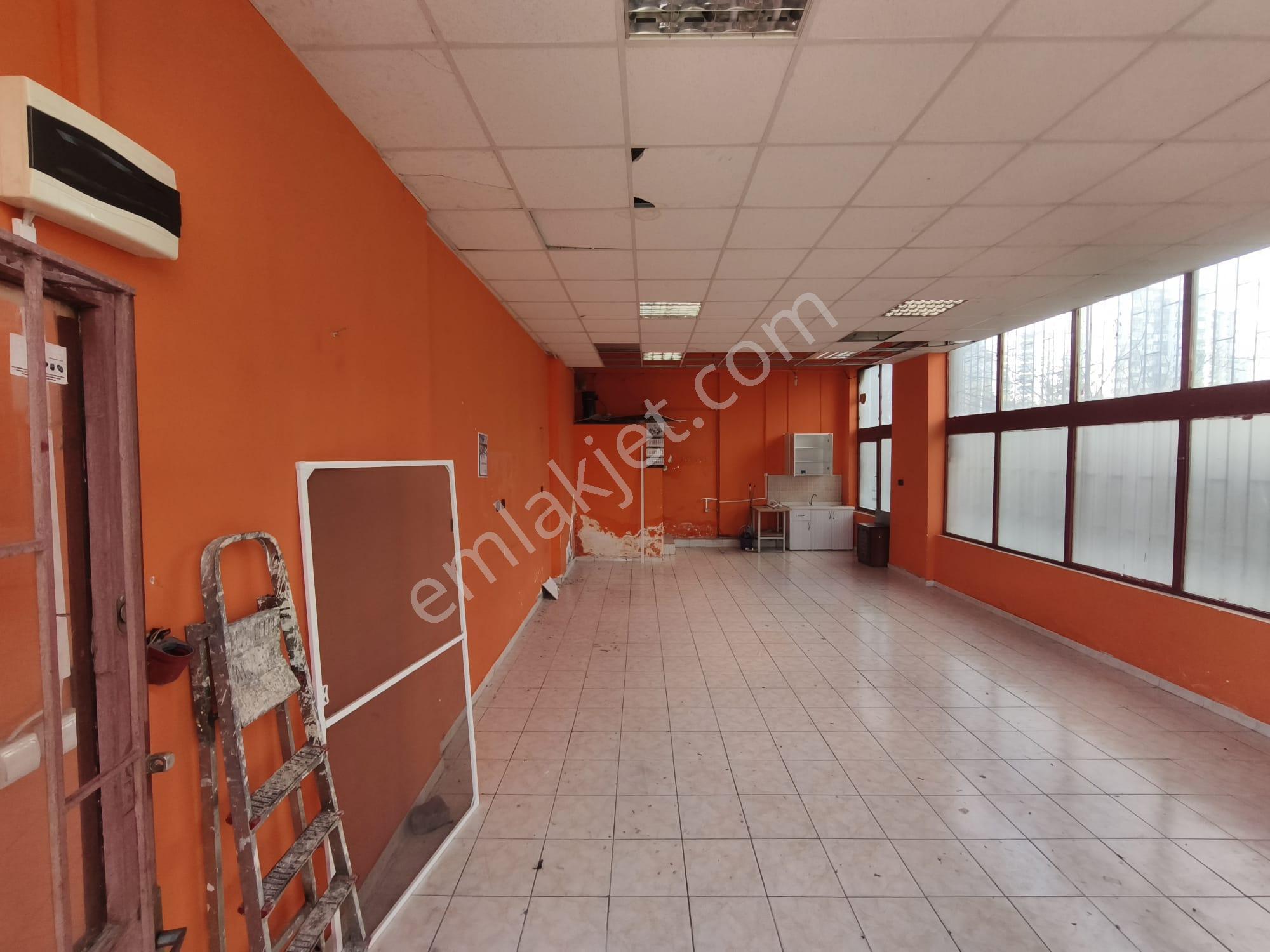 Sincan Törekentte Osby Ve Metro İstasyonuna Yakın 50 M2 Kiralık Dükkan