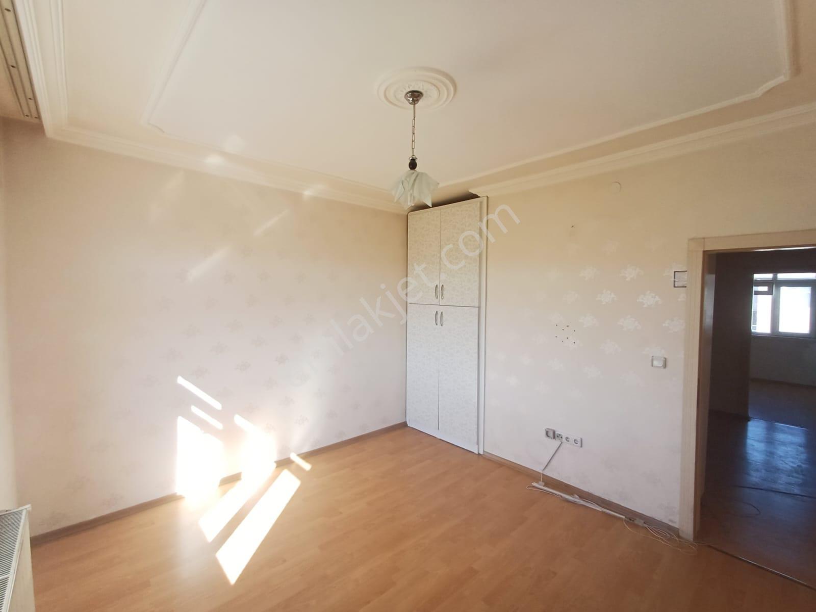 Sincan Fatih Mahallesinde Hastaneye Metroya Yakın 3+1 Kiralık Daire - Görsel 32