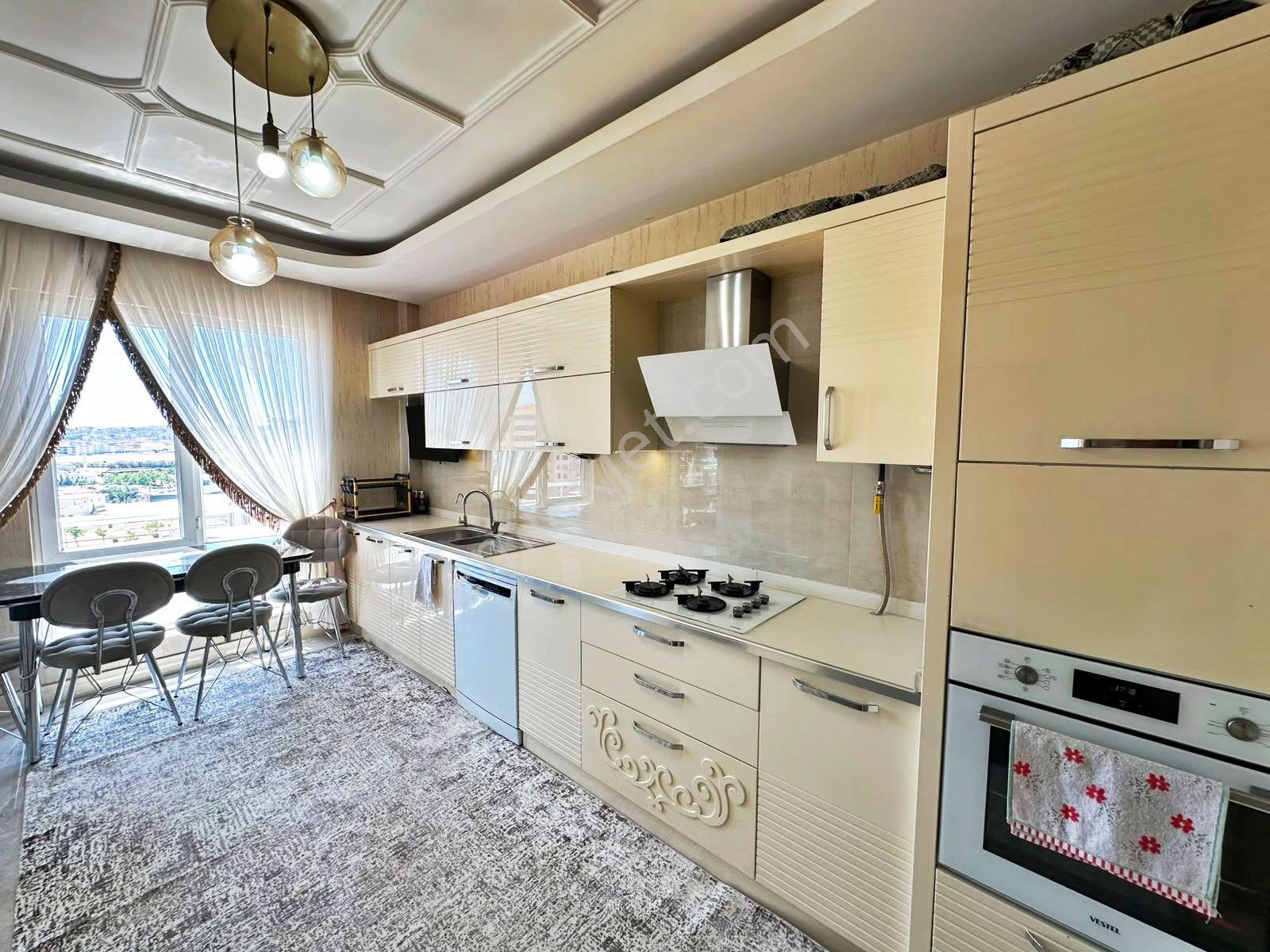Belkız'da Ara Kat Cam Balkon Yerden Isıtma Ultra Lüx 3+1 Daire - Görsel 2