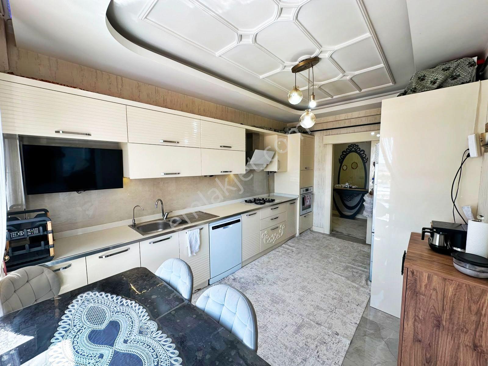 Belkız'da Ara Kat Cam Balkon Yerden Isıtma Ultra Lüx 3+1 Daire
