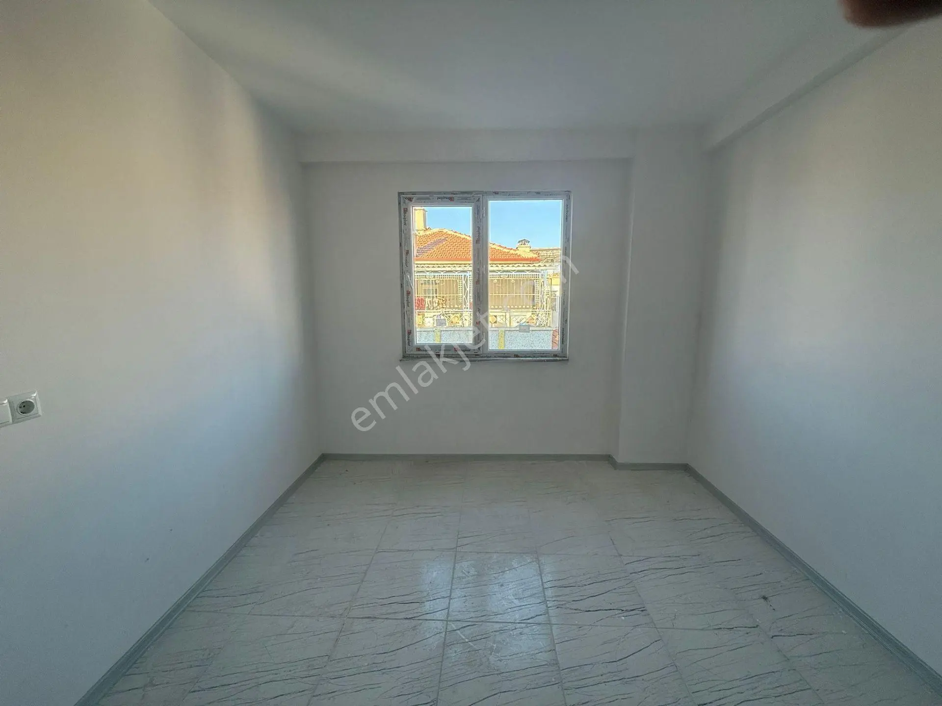 Kırbağı Mah. Belediye Yakını 1+1 Yerden Isıtmalı Sıfır Satılık Apart