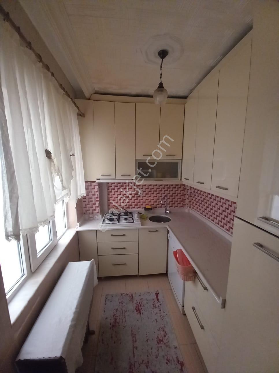 Fatih Caddesinde Full Eşyalı Kiralık 3+1 110m2 - Görsel 3