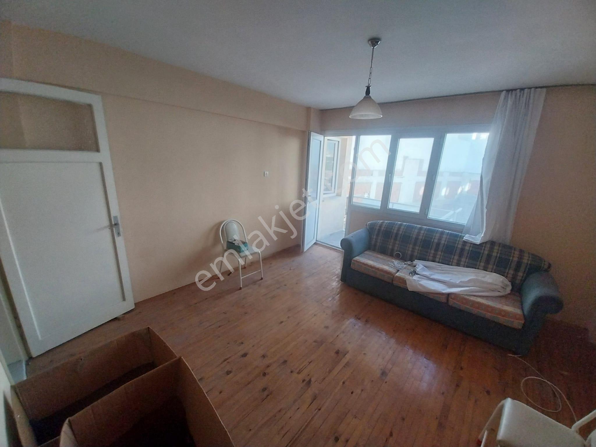 Çarşı Merkezde Kaçırılmayacak Fırsat 2+1 90m2 Arakat Acilsatılık