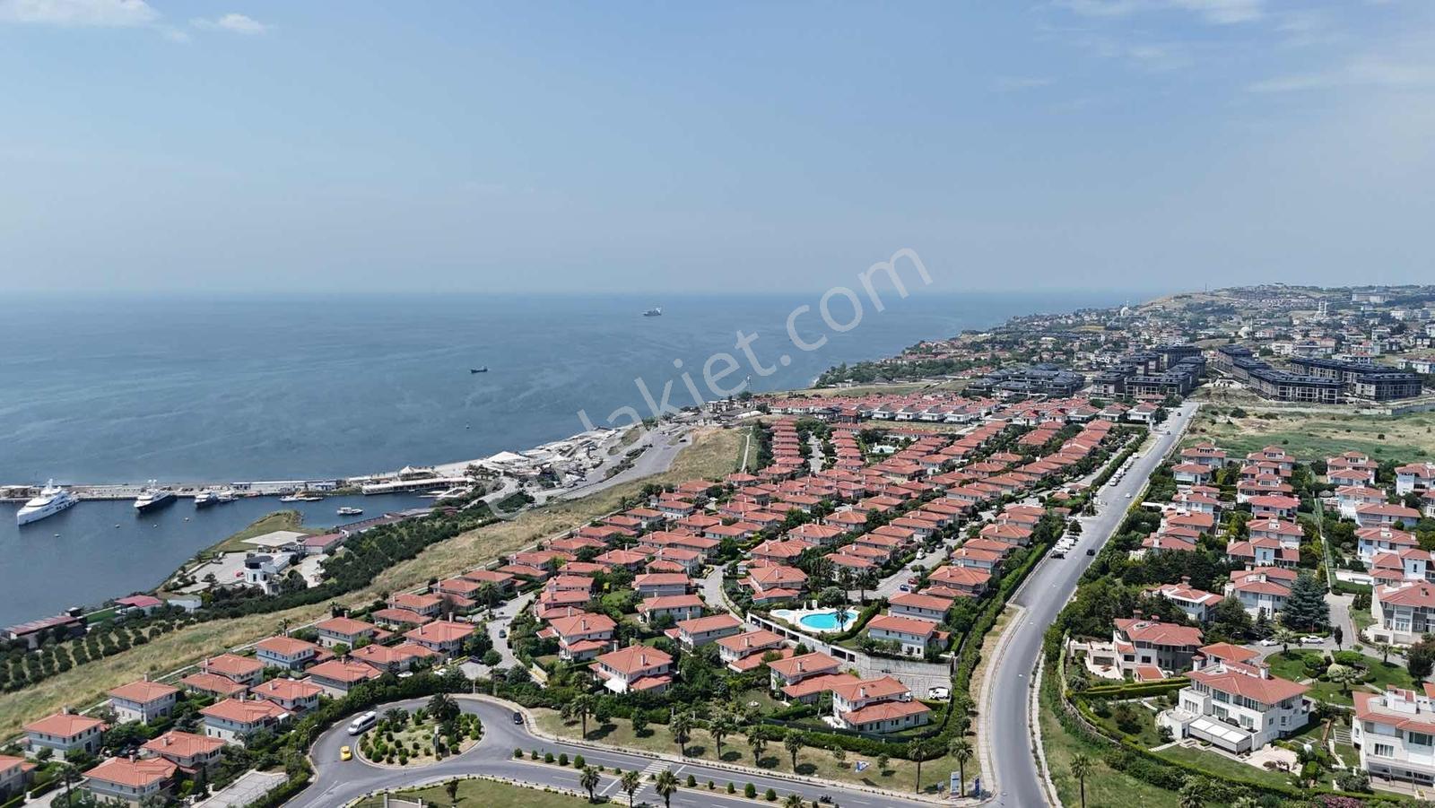 Remax Ten Deniz İstanbul Yakamoz Full Deniz Manzaralı 4+1 Villa