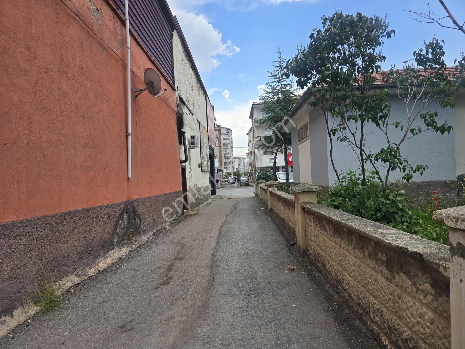Alsancak Toptancılar Sitesinde Satılık Dükkan - Görsel 16