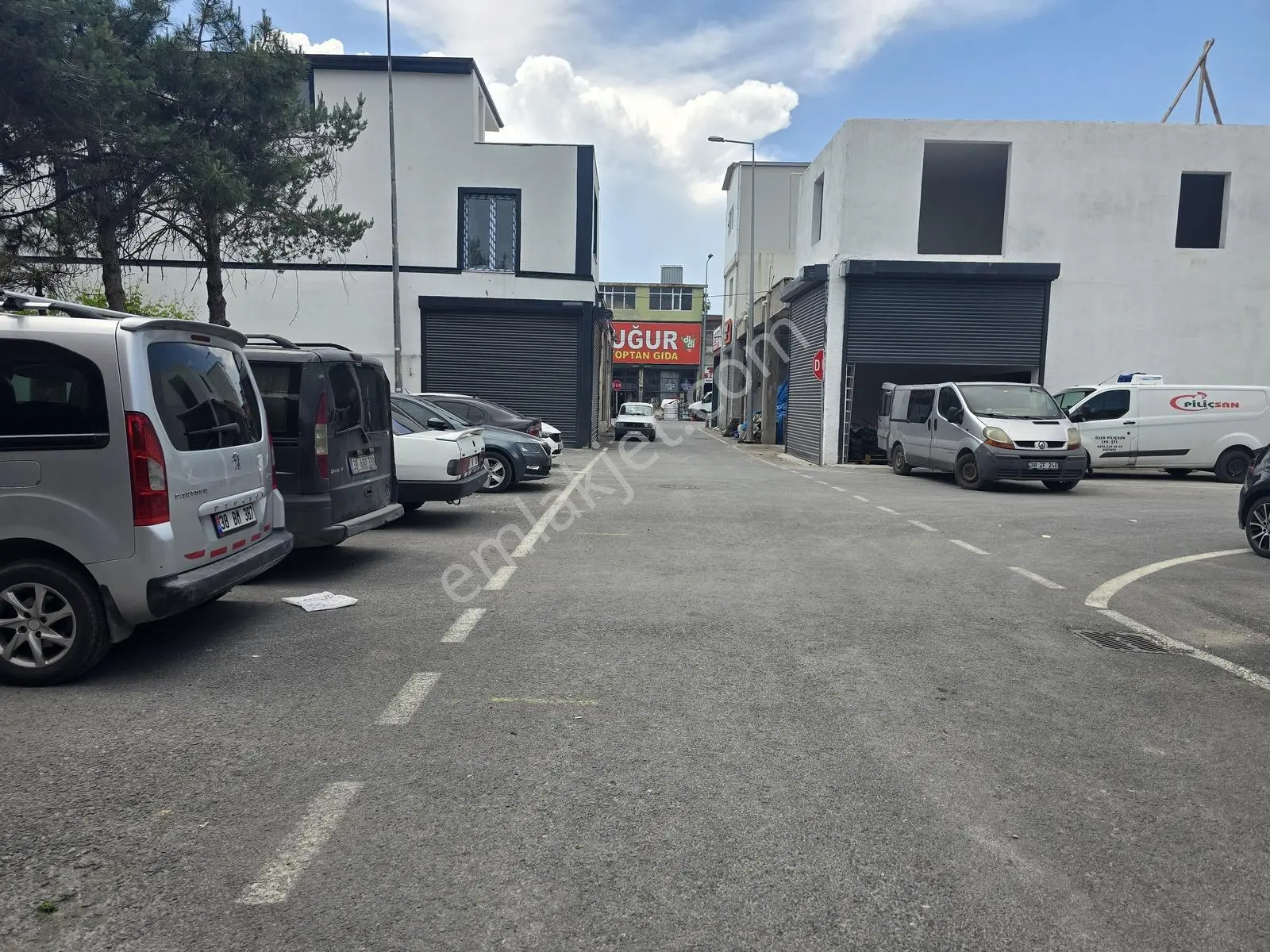 Alsancak Toptancılar Sitesinde Satılık Dükkan - Görsel 2