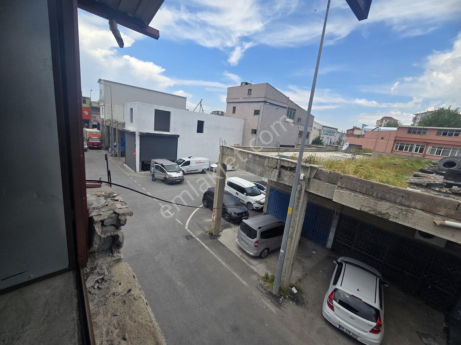 Alsancak Toptancılar Sitesinde Satılık Dükkan - Görsel 6