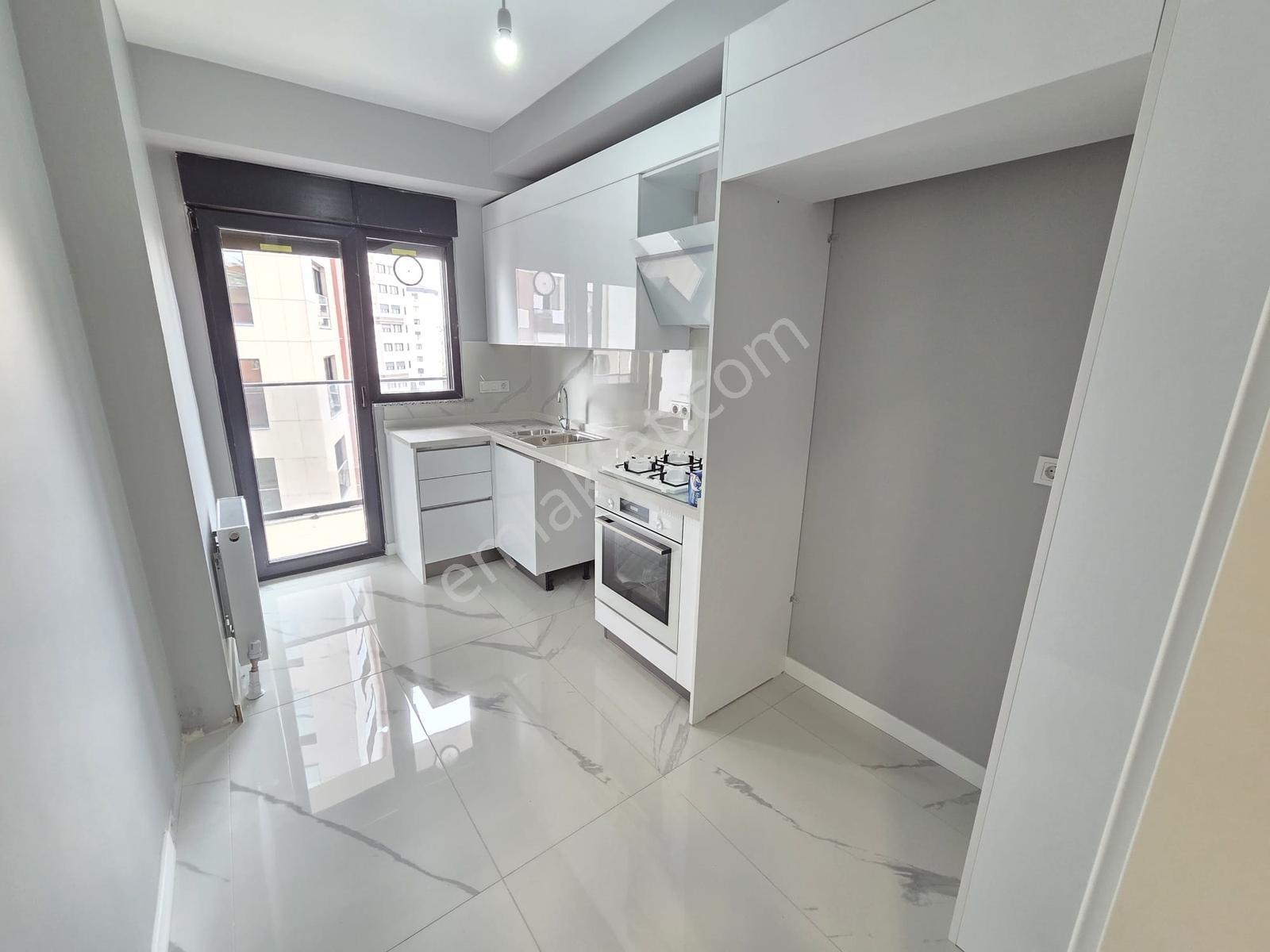 Poyraz'dan Bostancı'da Güvenlikli Site İçinde 2+1 Satılık Daire - Görsel 14